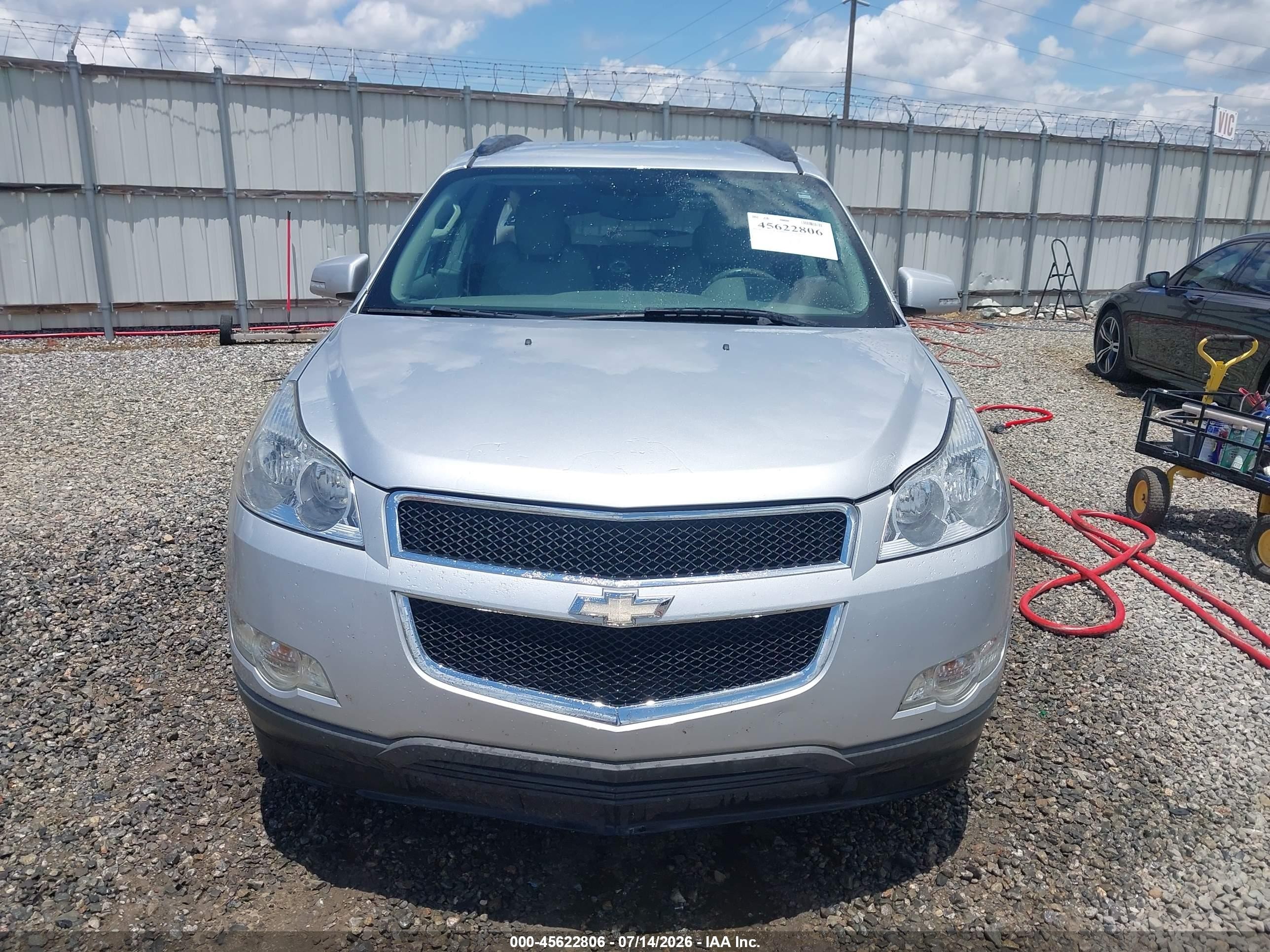 2012 Chevrolet Traverse Lt W/2lt Silver vin: 1GNKRJED8CJ235641