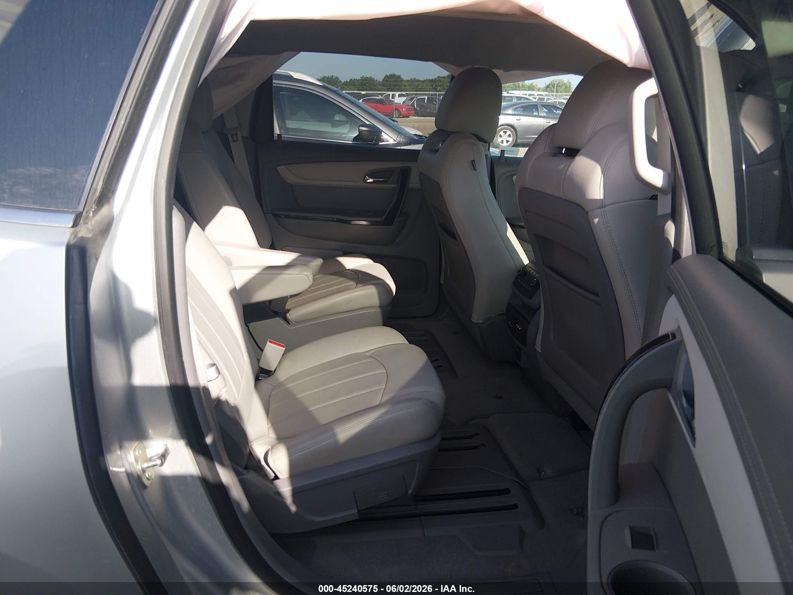 2015 Chevrolet Traverse Ltz Silver vin: 1GNKRJKD3FJ320282