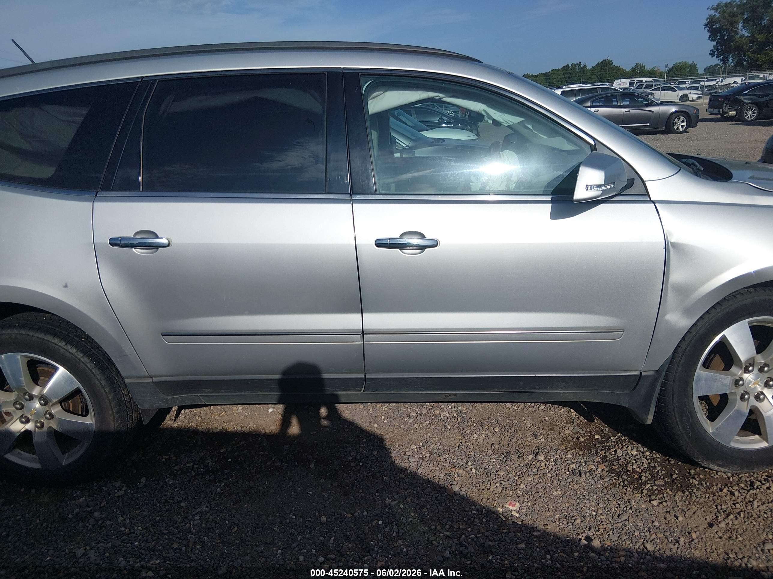 2015 Chevrolet Traverse Ltz Silver vin: 1GNKRJKD3FJ320282