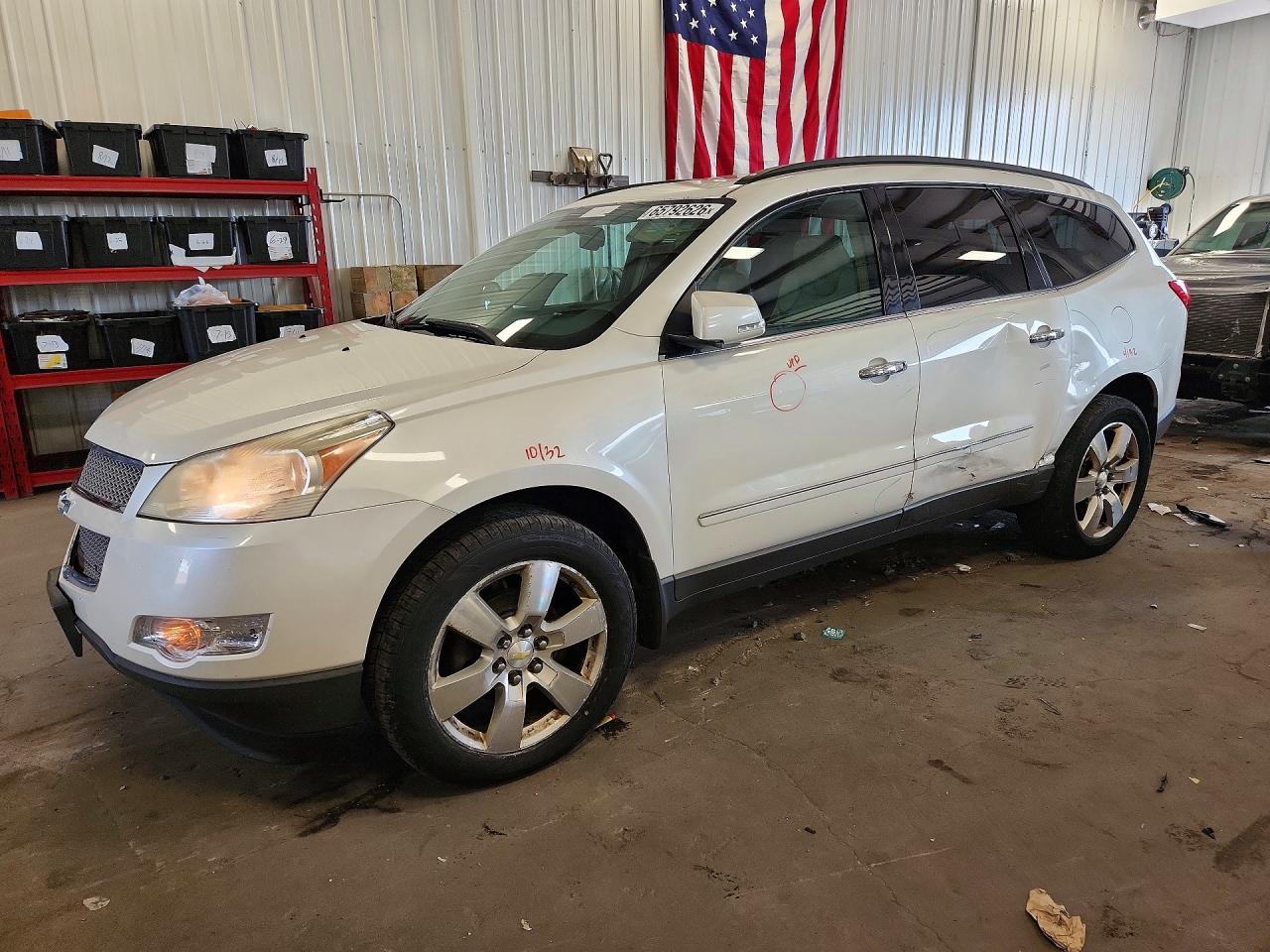 2011 Chevrolet Traverse Ltz Белый vin: 1GNKRLED2BJ170991
