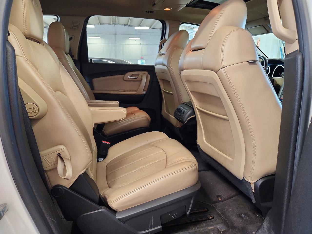 2011 Chevrolet Traverse Ltz Белый vin: 1GNKRLED2BJ170991