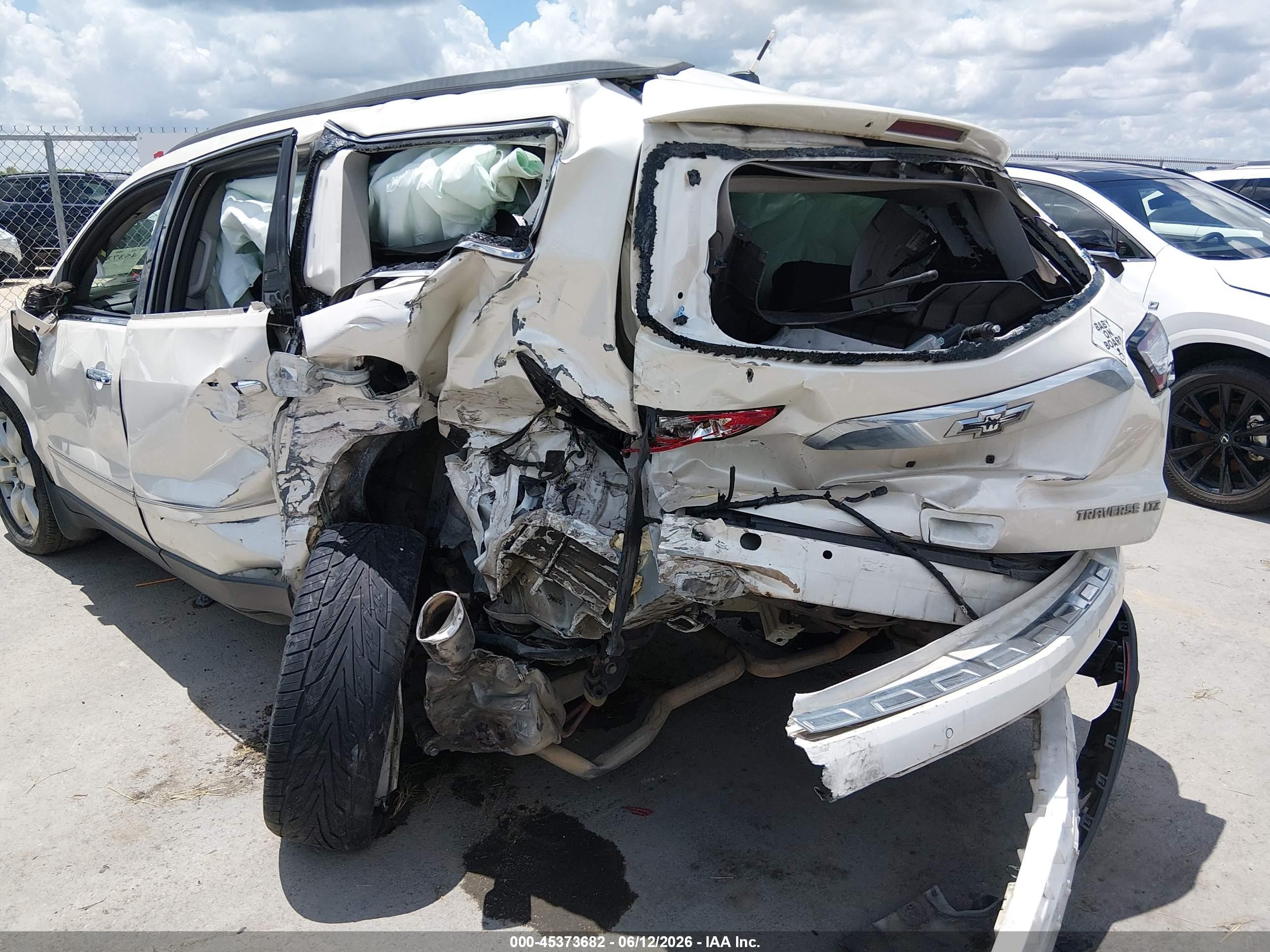 2013 Chevrolet Traverse Ltz White vin: 1GNKRLKDXDJ186394