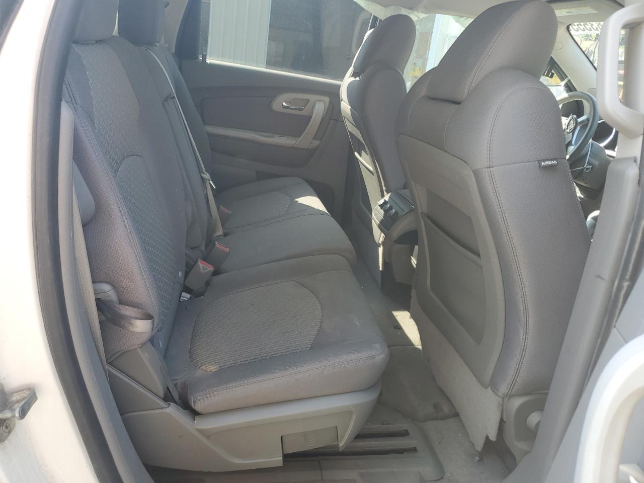 2012 Chevrolet Traverse Ls White vin: 1GNKVEED0CJ319407