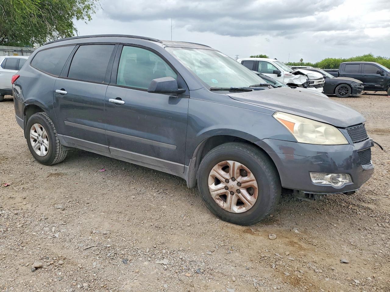 2011 Chevrolet Traverse Ls Gray vin: 1GNKVEED3BJ252039