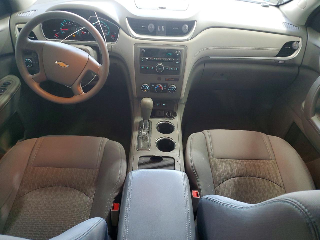 2015 Chevrolet Traverse Ls Gray vin: 1GNKVFED0FJ343636
