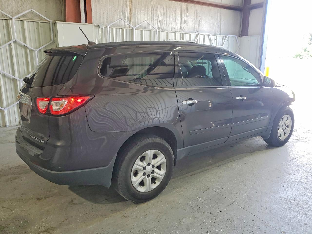 2015 Chevrolet Traverse Ls Gray vin: 1GNKVFED0FJ343636