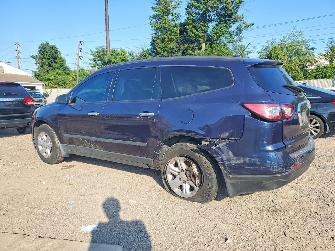 2015 Chevrolet Traverse Ls Blue vin: 1GNKVFED2FJ310833