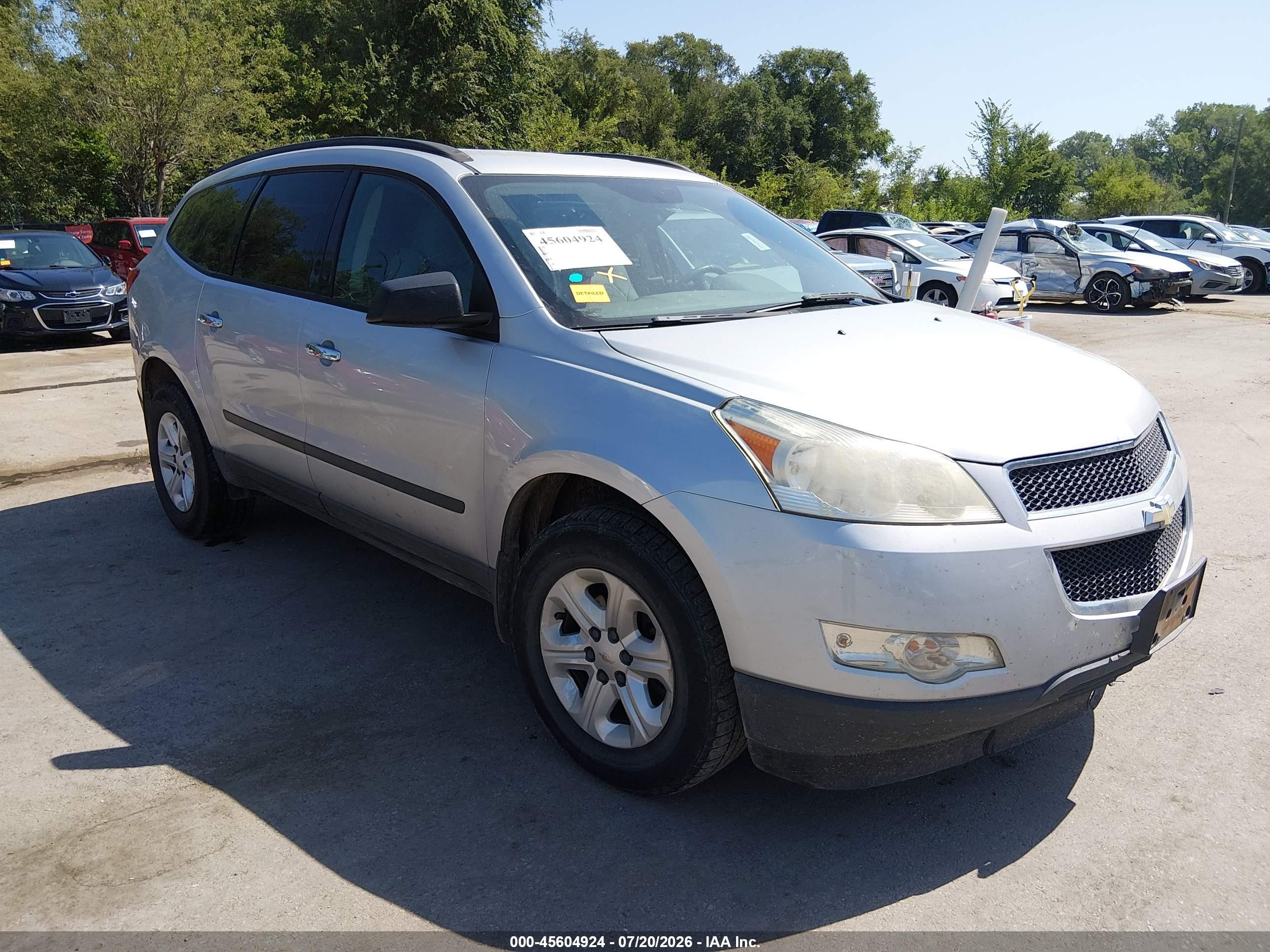 2011 Chevrolet Traverse Ls Silver vin: 1GNKVFED5BJ282780