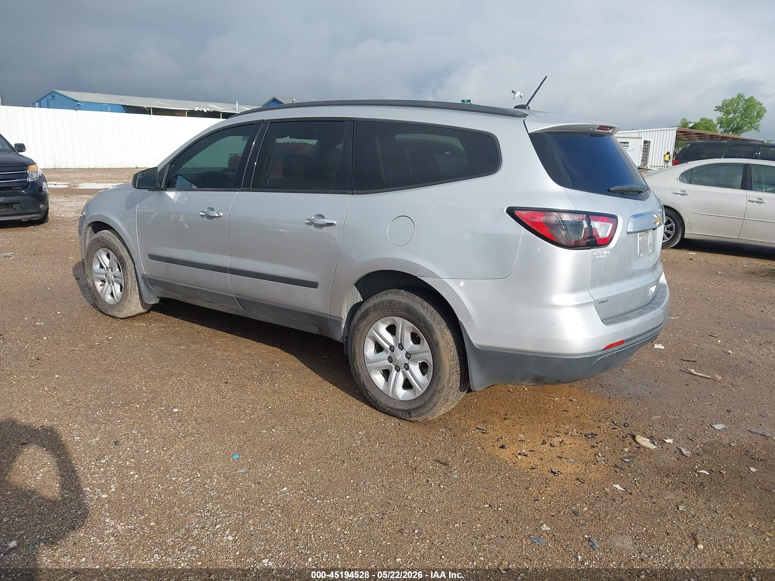 2014 Chevrolet Traverse Ls Silver vin: 1GNKVFED5EJ352069