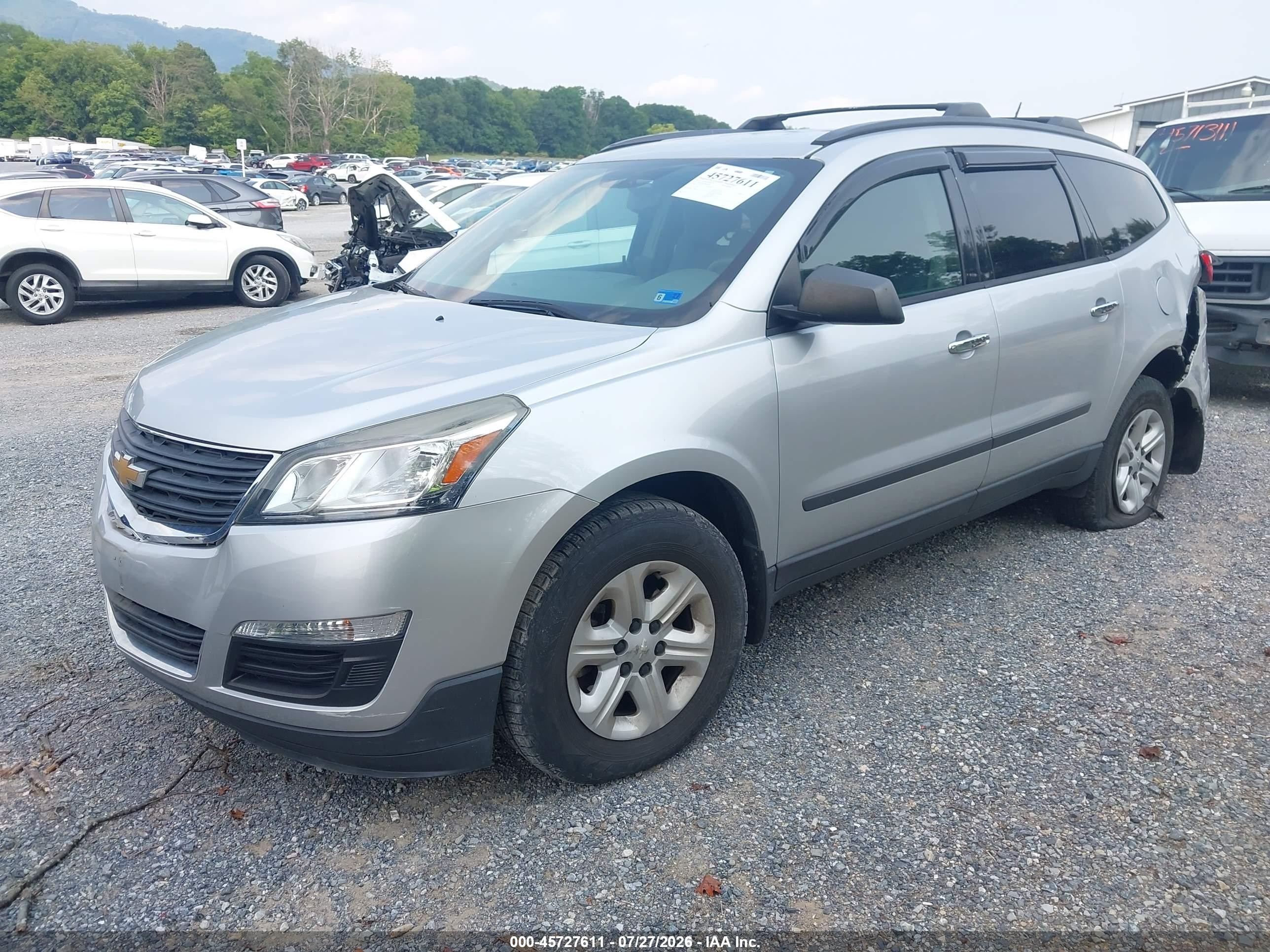 2017 Chevrolet Traverse Ls Silver vin: 1GNKVFED5HJ206369