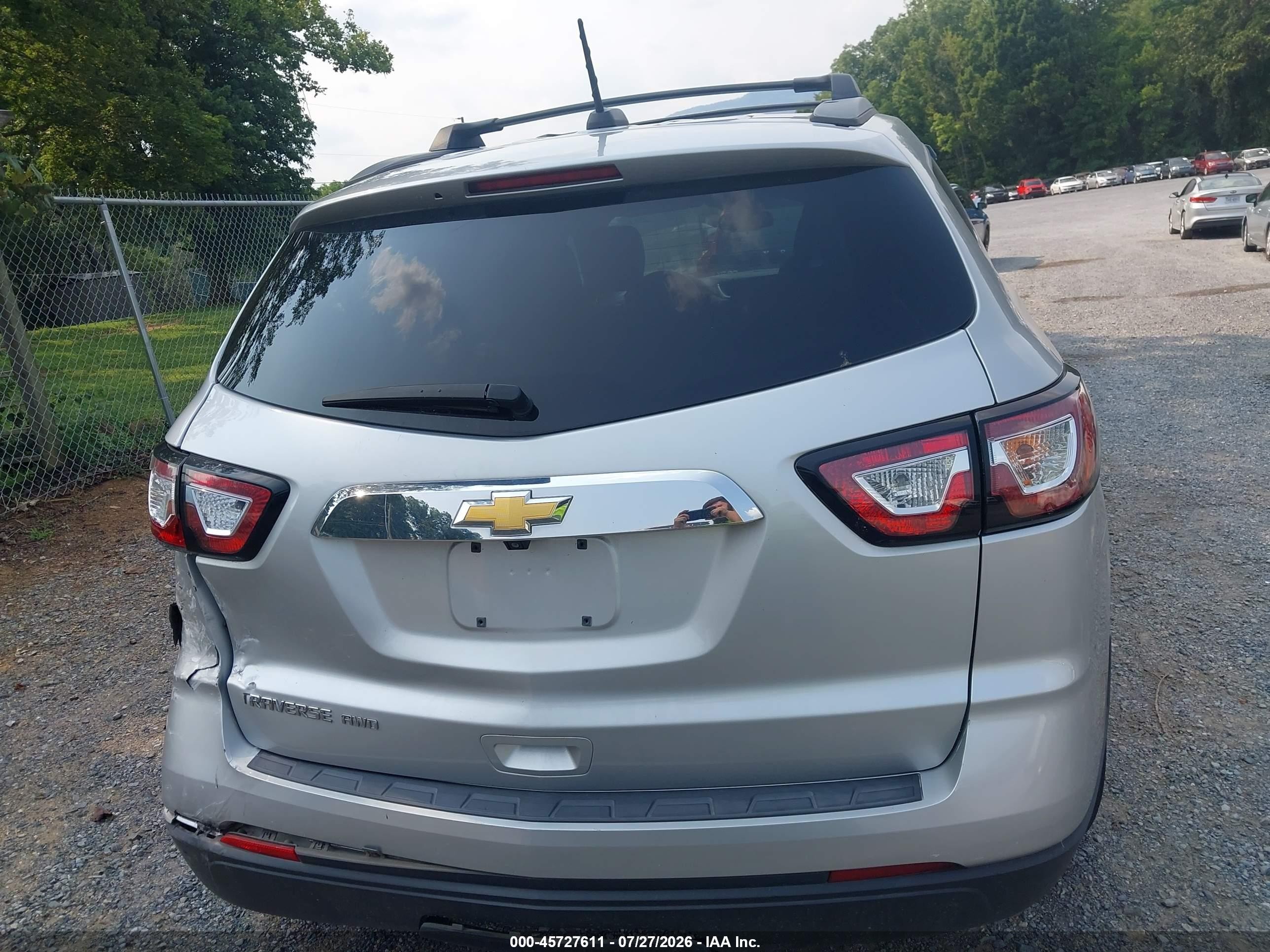 2017 Chevrolet Traverse Ls Silver vin: 1GNKVFED5HJ206369