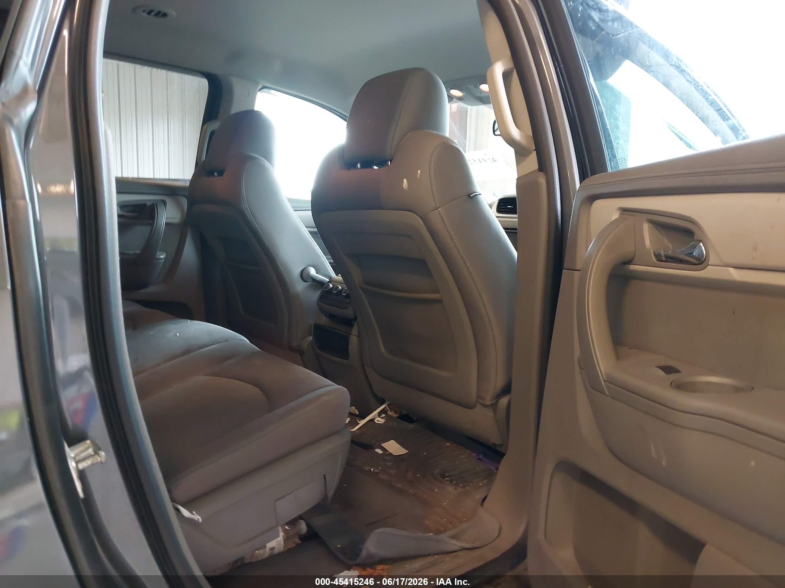 2013 Chevrolet Traverse Ls Серый vin: 1GNKVFED6DJ138481