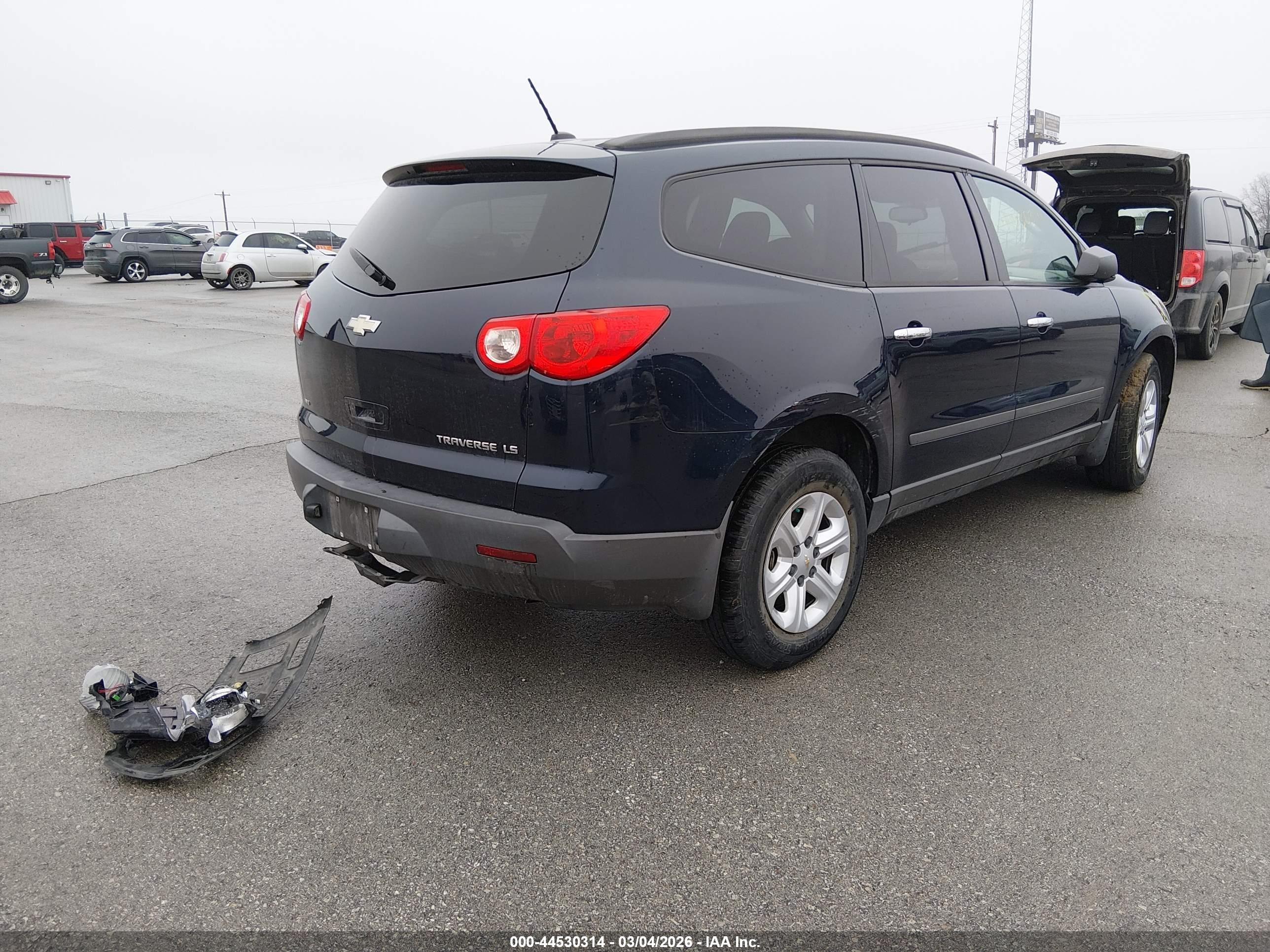 2011 Chevrolet Traverse Ls Blue vin: 1GNKVFED8BJ324259