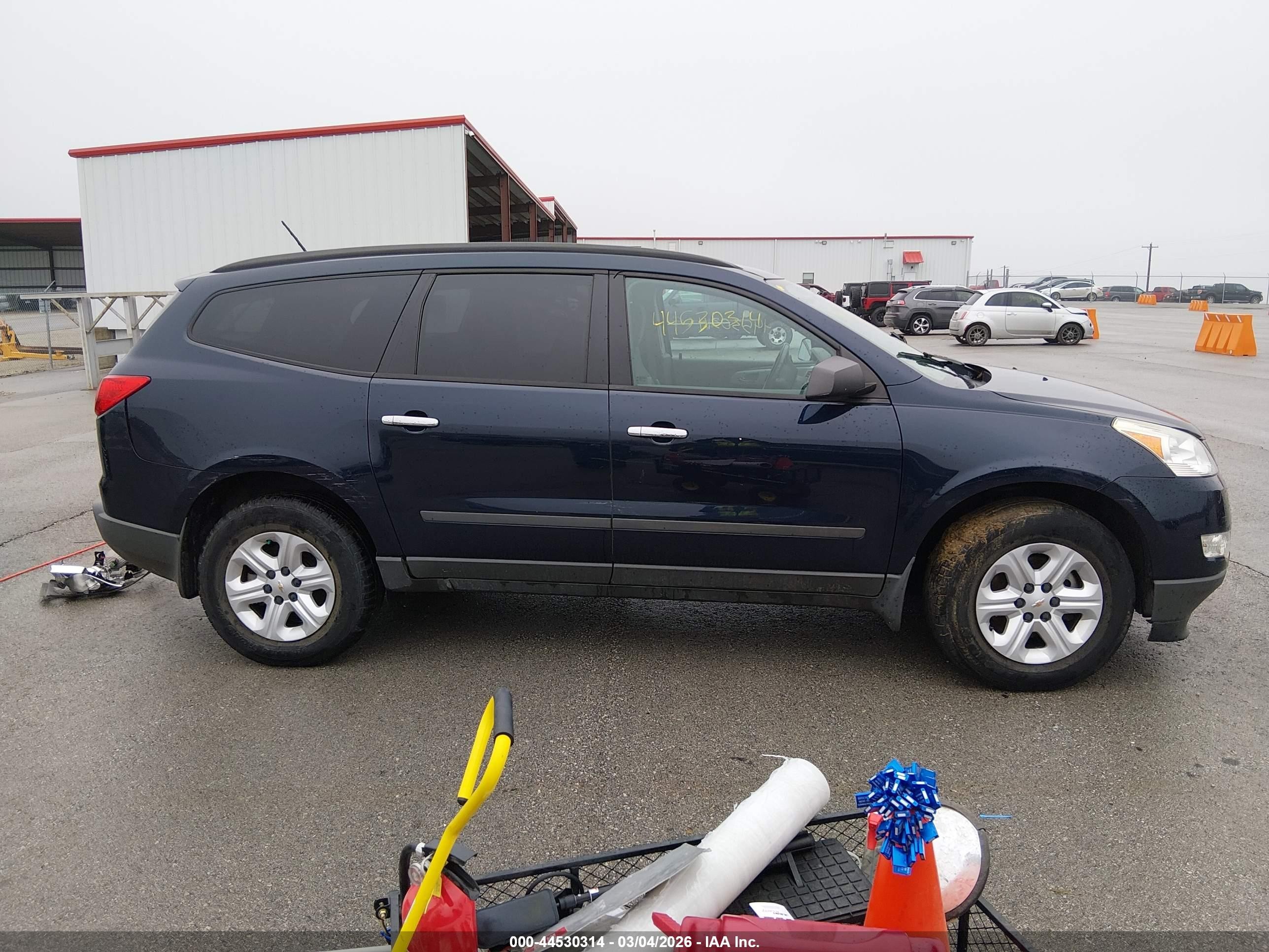 2011 Chevrolet Traverse Ls Blue vin: 1GNKVFED8BJ324259