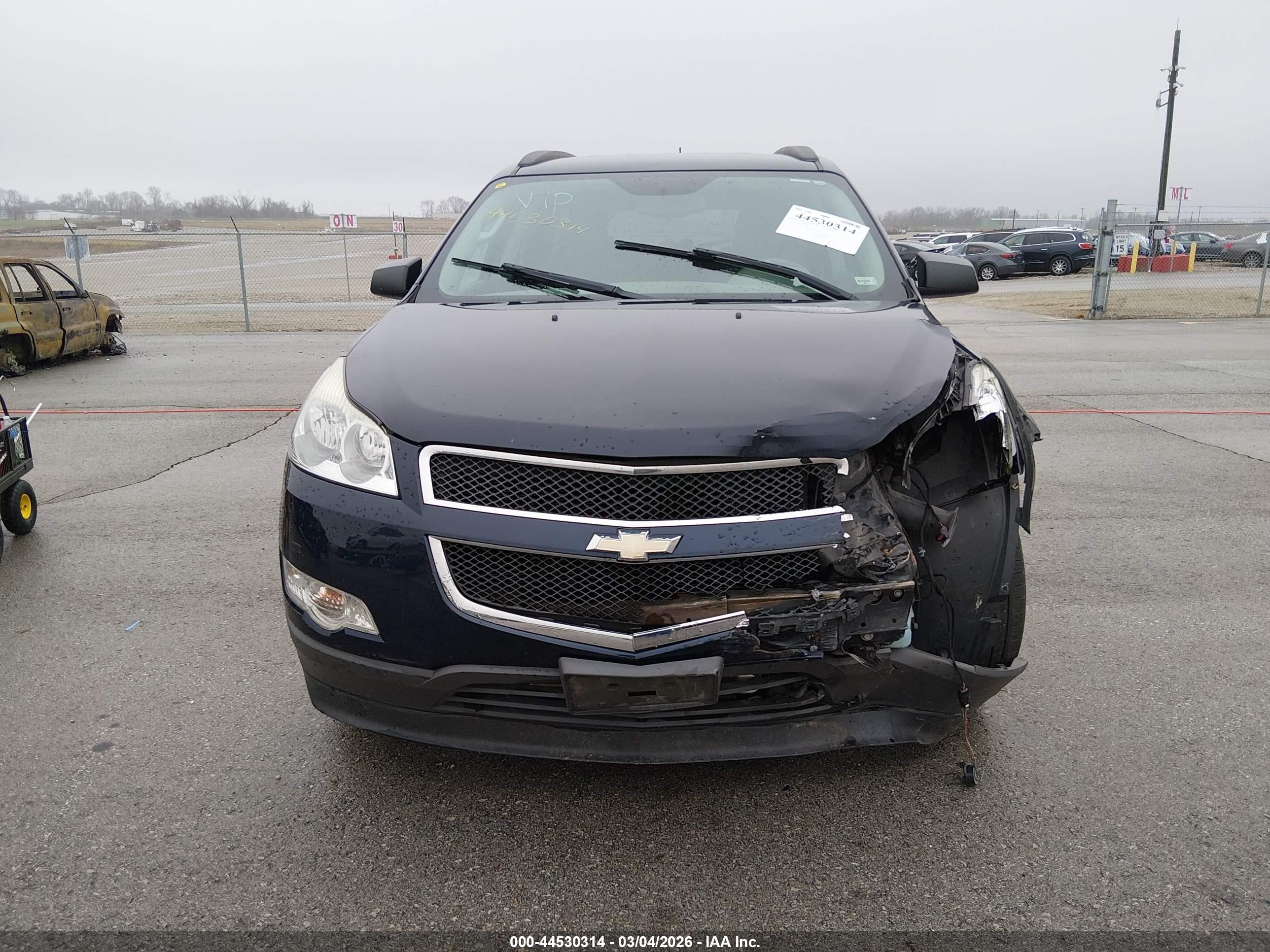2011 Chevrolet Traverse Ls Blue vin: 1GNKVFED8BJ324259