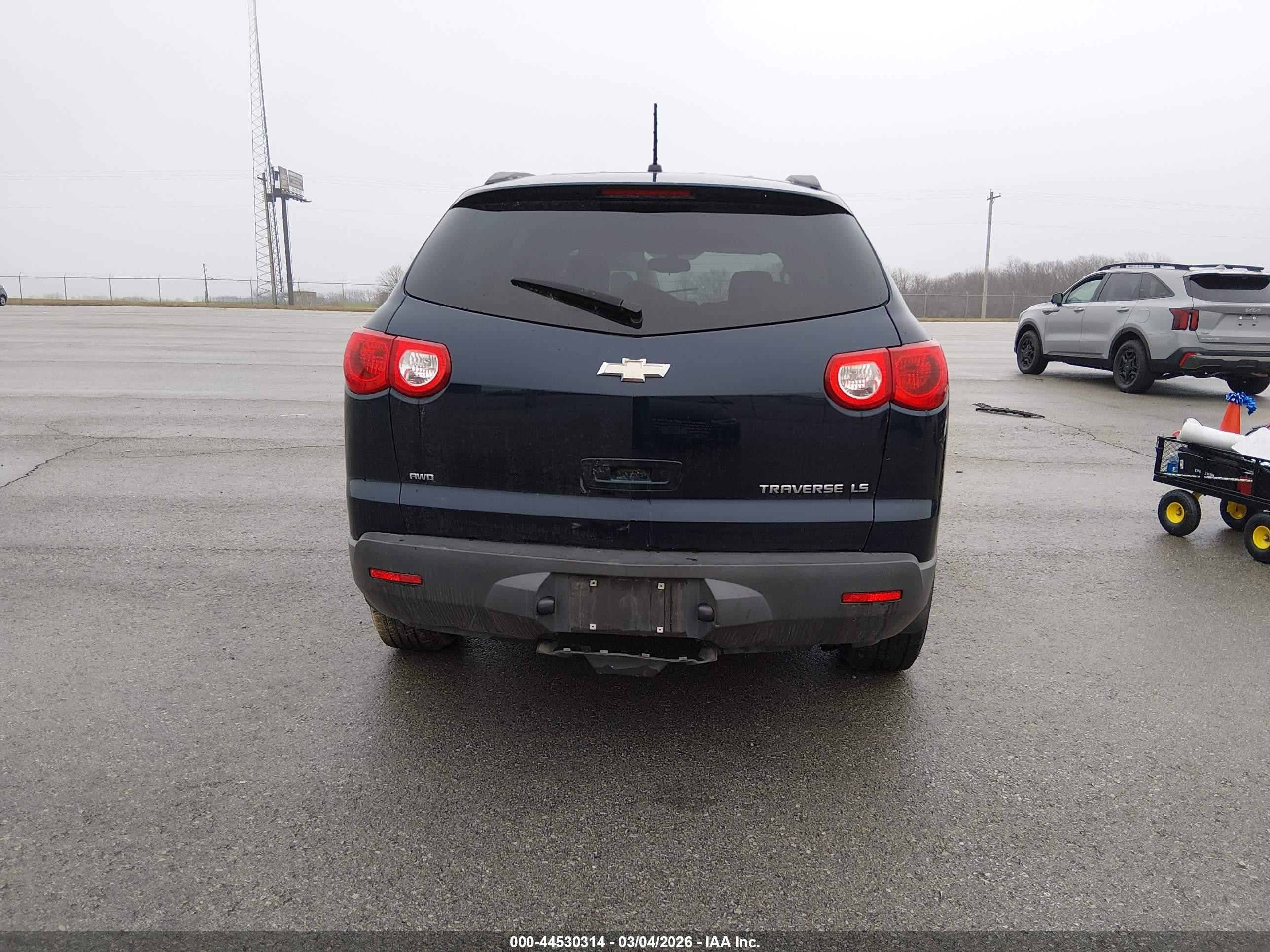 2011 Chevrolet Traverse Ls Blue vin: 1GNKVFED8BJ324259