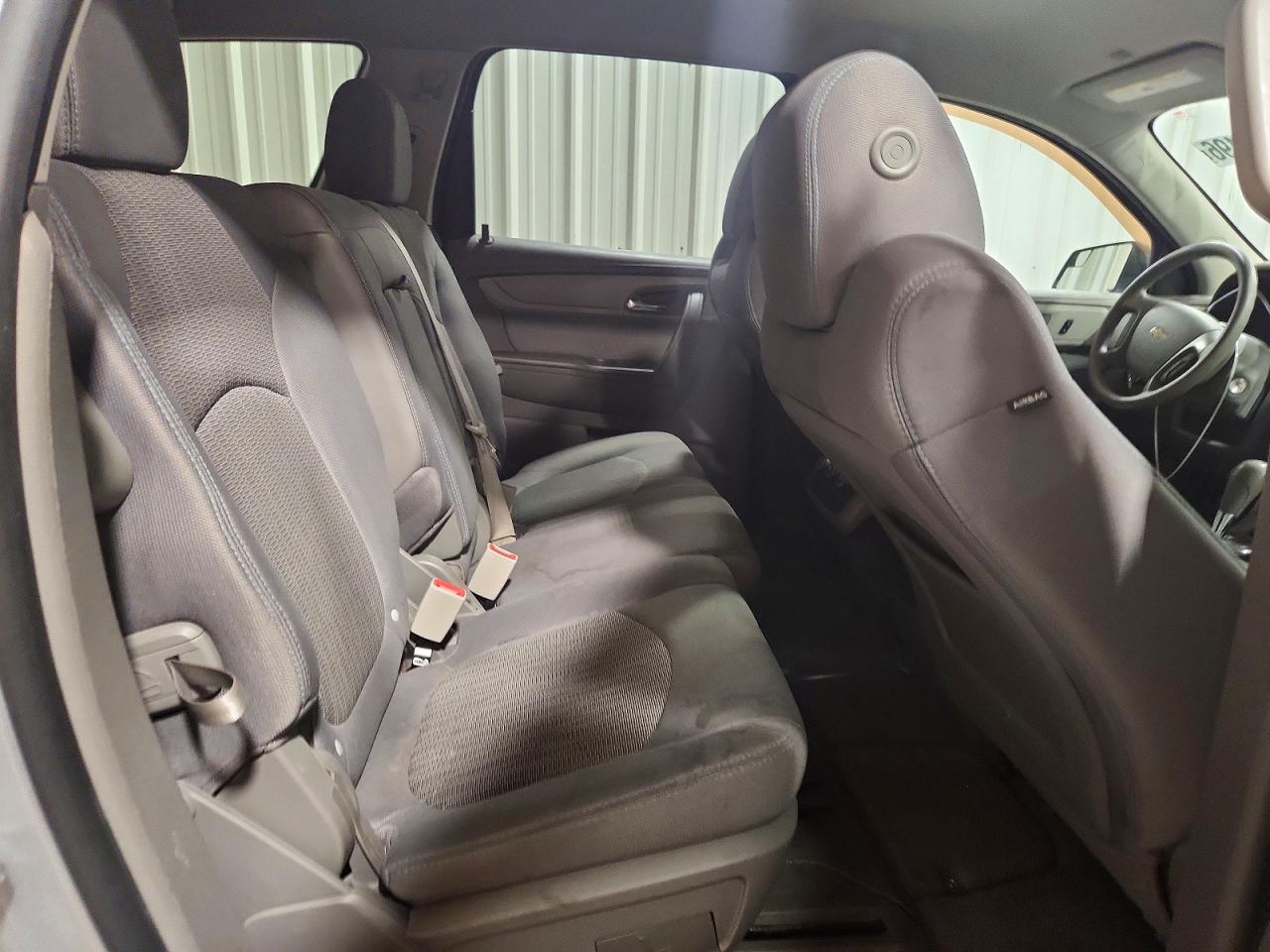 2013 Chevrolet Traverse Ls Silver vin: 1GNKVFED8DJ243278