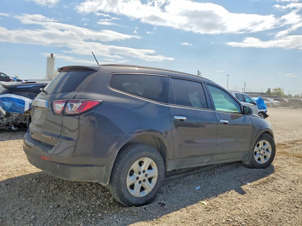 2015 Chevrolet Traverse Ls Gray vin: 1GNKVFED8FJ325045