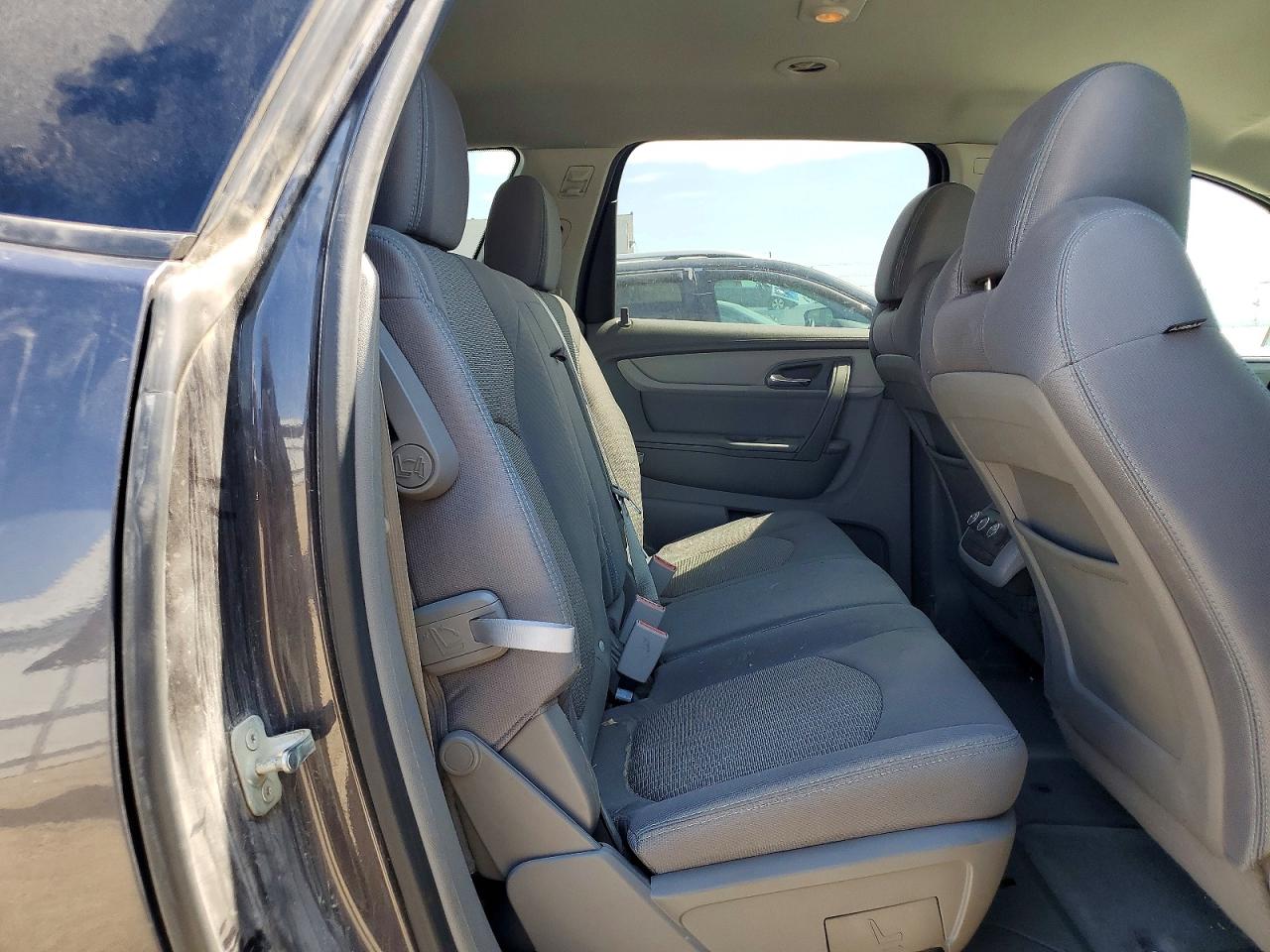 2015 Chevrolet Traverse Ls Gray vin: 1GNKVFED8FJ325045