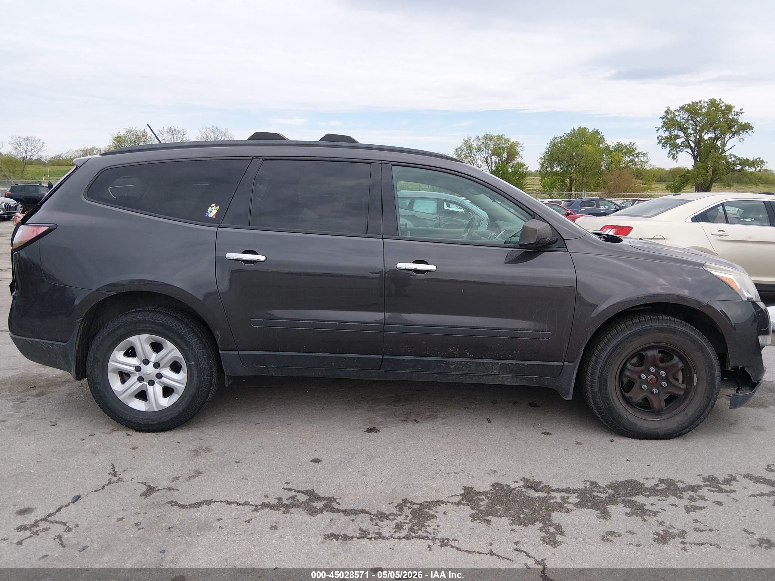 2014 Chevrolet Traverse Ls Серый vin: 1GNKVFEDXEJ202815