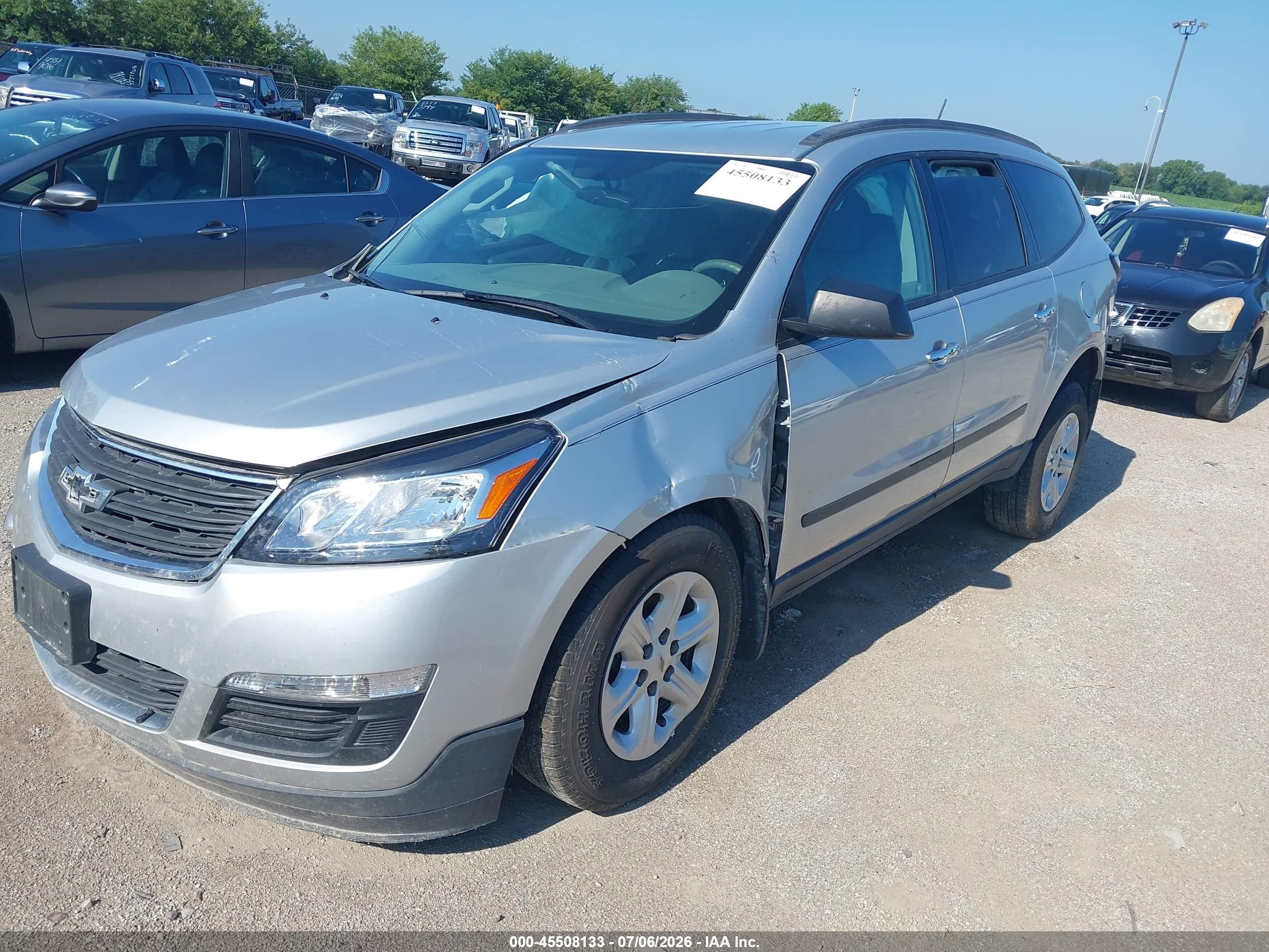2013 Chevrolet Traverse Ls Silver vin: 1GNKVFKD2DJ131564