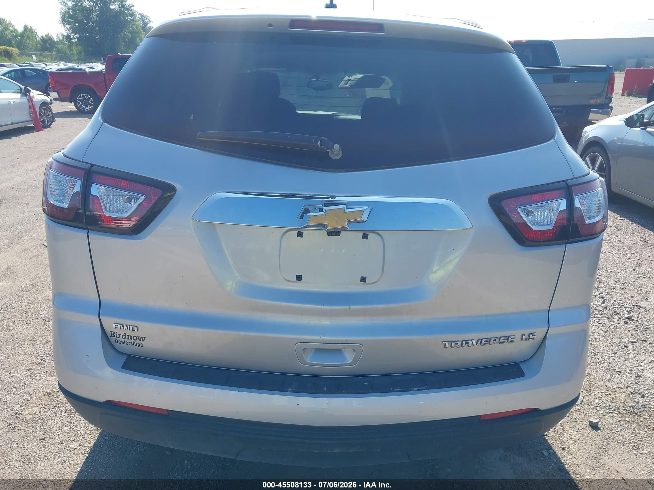 2013 Chevrolet Traverse Ls Silver vin: 1GNKVFKD2DJ131564