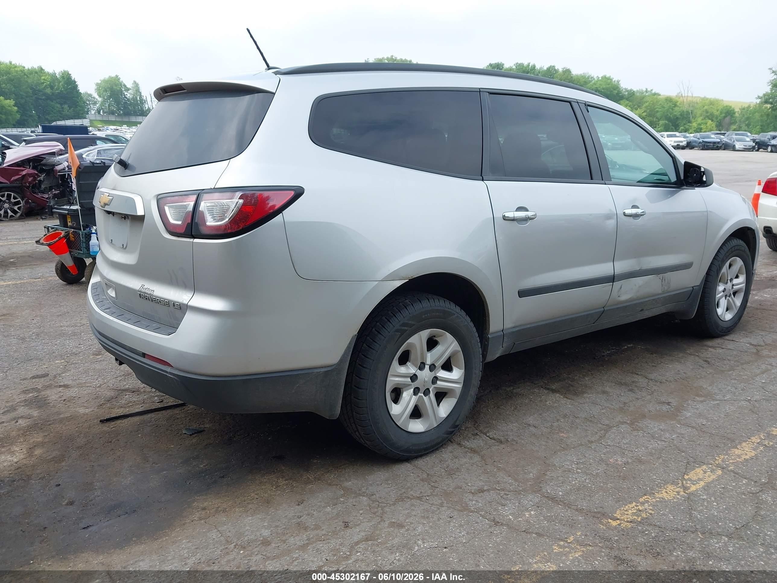 2014 Chevrolet Traverse Ls Silver vin: 1GNKVFKD3EJ329877