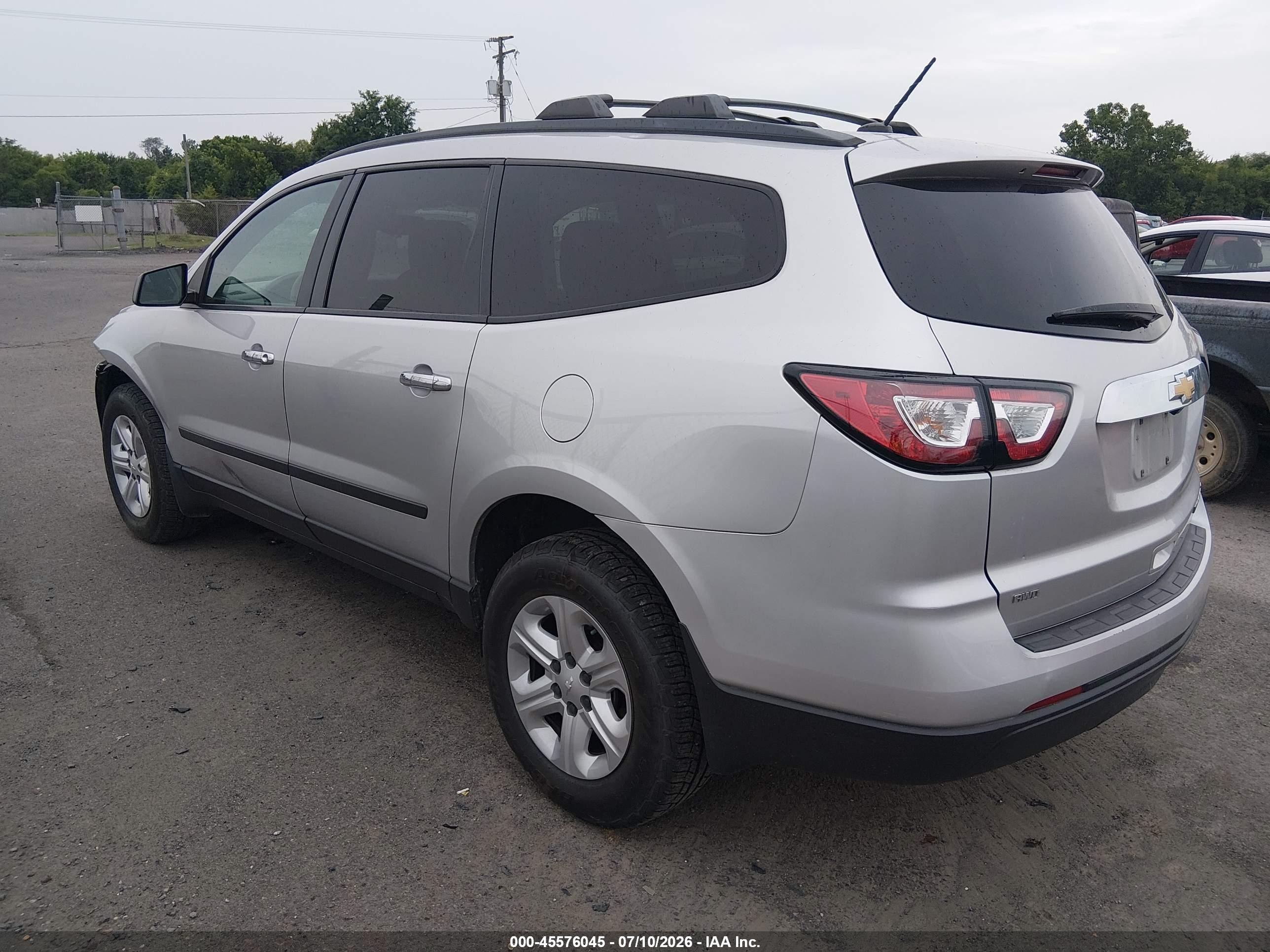 2015 Chevrolet Traverse Ls Silver vin: 1GNKVFKD5FJ228339