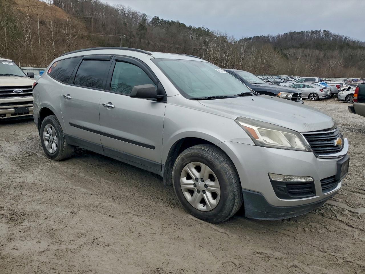 2015 Chevrolet Traverse Ls Silver vin: 1GNKVFKD6FJ170614