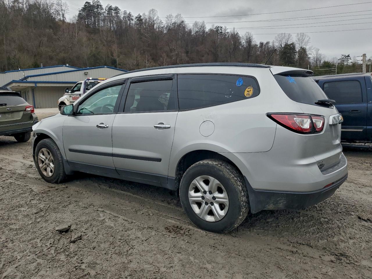 2015 Chevrolet Traverse Ls Silver vin: 1GNKVFKD6FJ170614