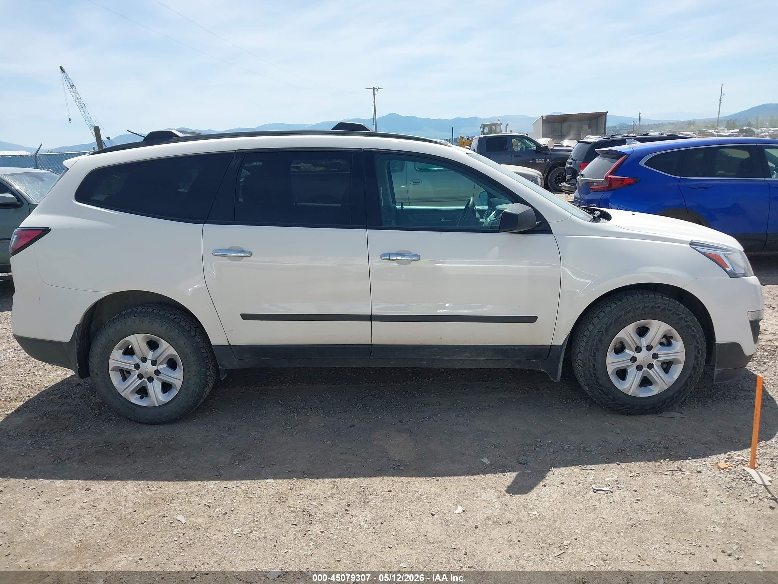 2014 Chevrolet Traverse Ls Белый vin: 1GNKVFKD7EJ106015