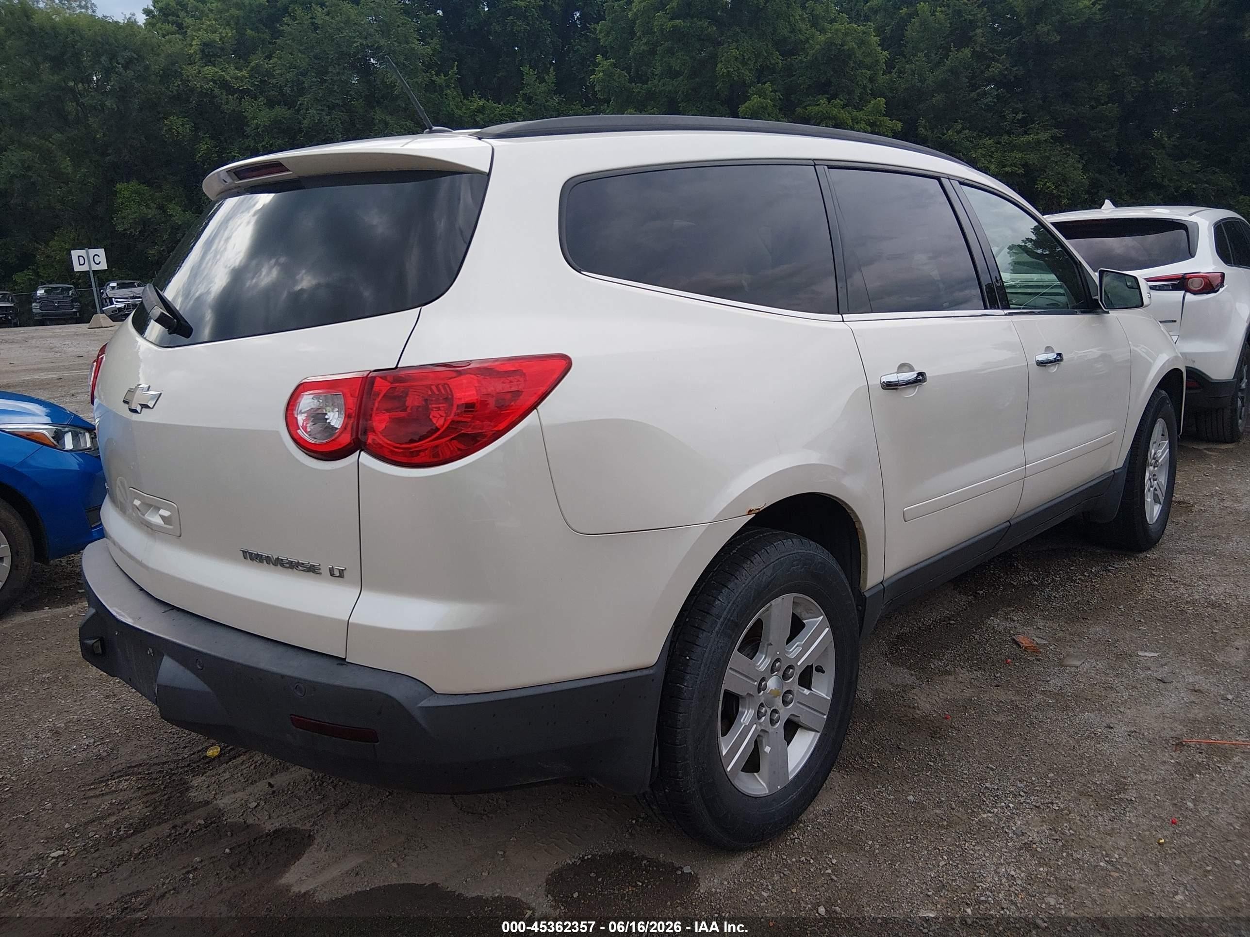2011 Chevrolet Traverse 1lt White vin: 1GNKVGED0BJ408839