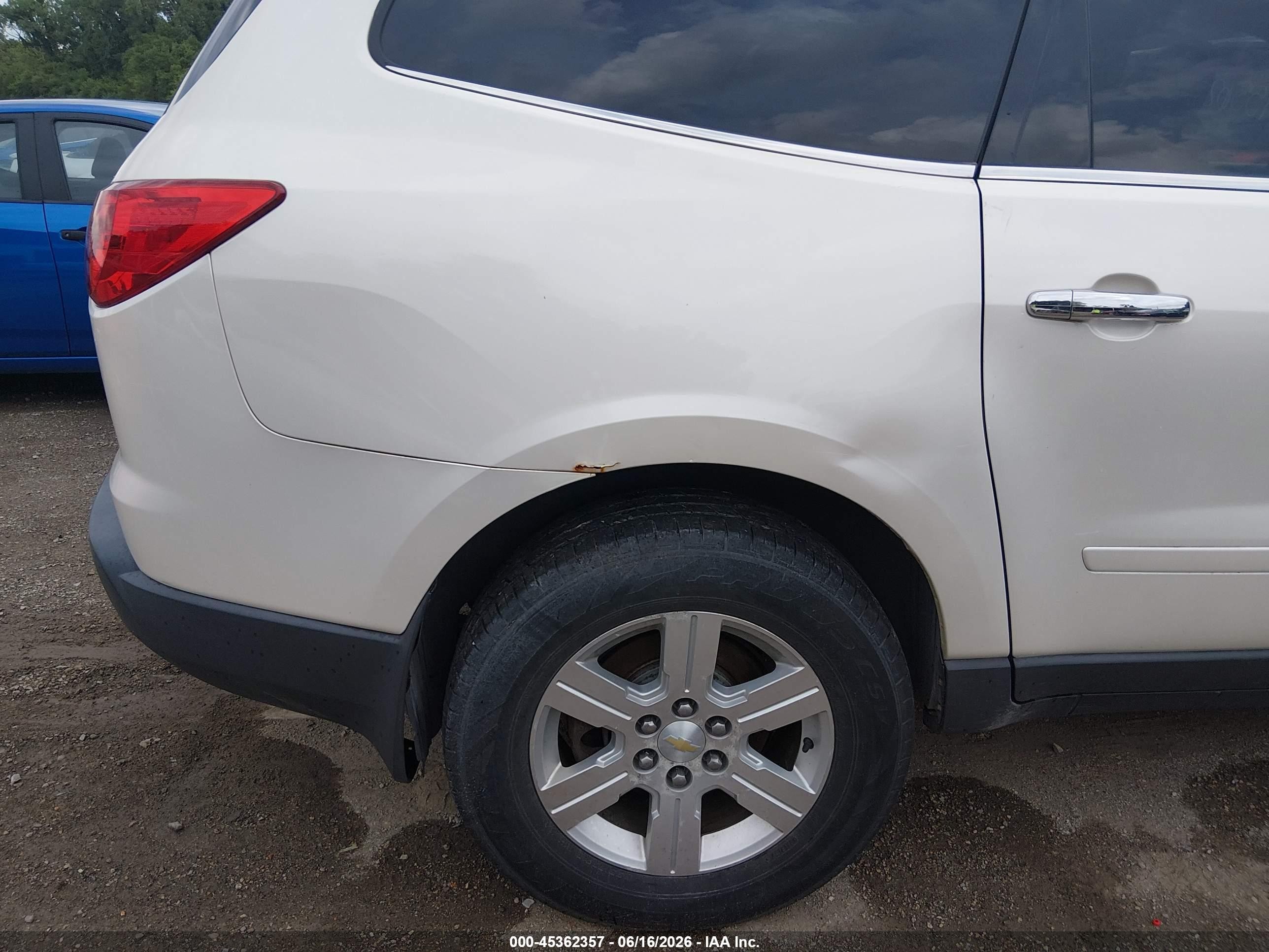 2011 Chevrolet Traverse 1lt White vin: 1GNKVGED0BJ408839