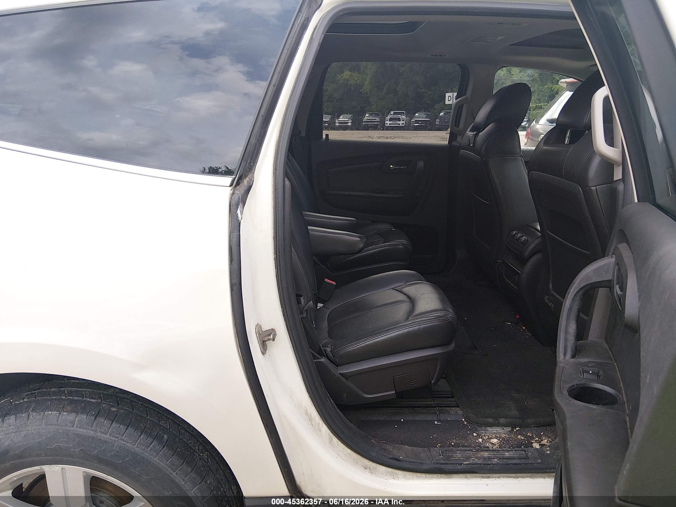 2011 Chevrolet Traverse 1lt White vin: 1GNKVGED0BJ408839
