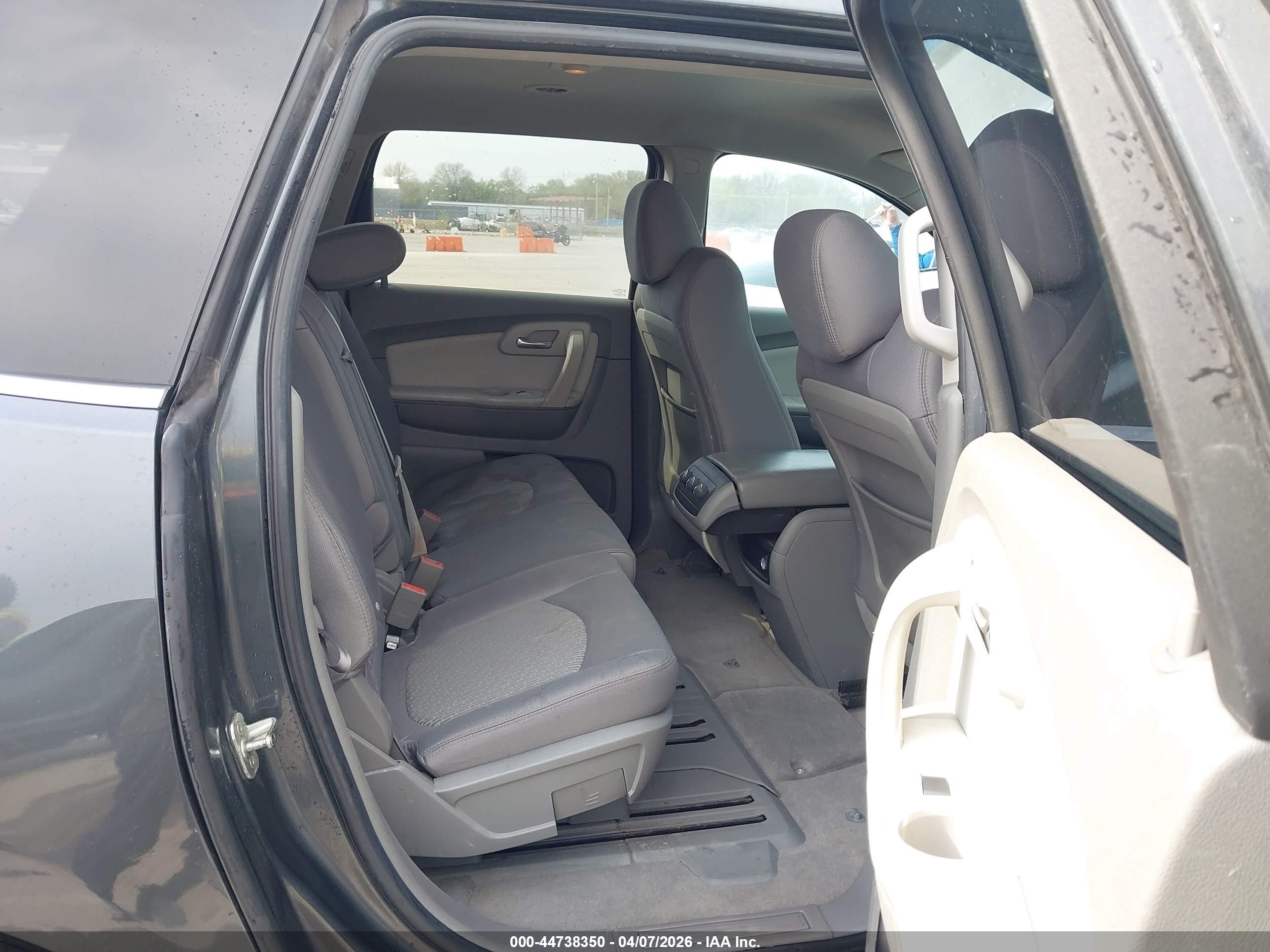 2011 Chevrolet Traverse 1lt Серый vin: 1GNKVGED1BJ200971