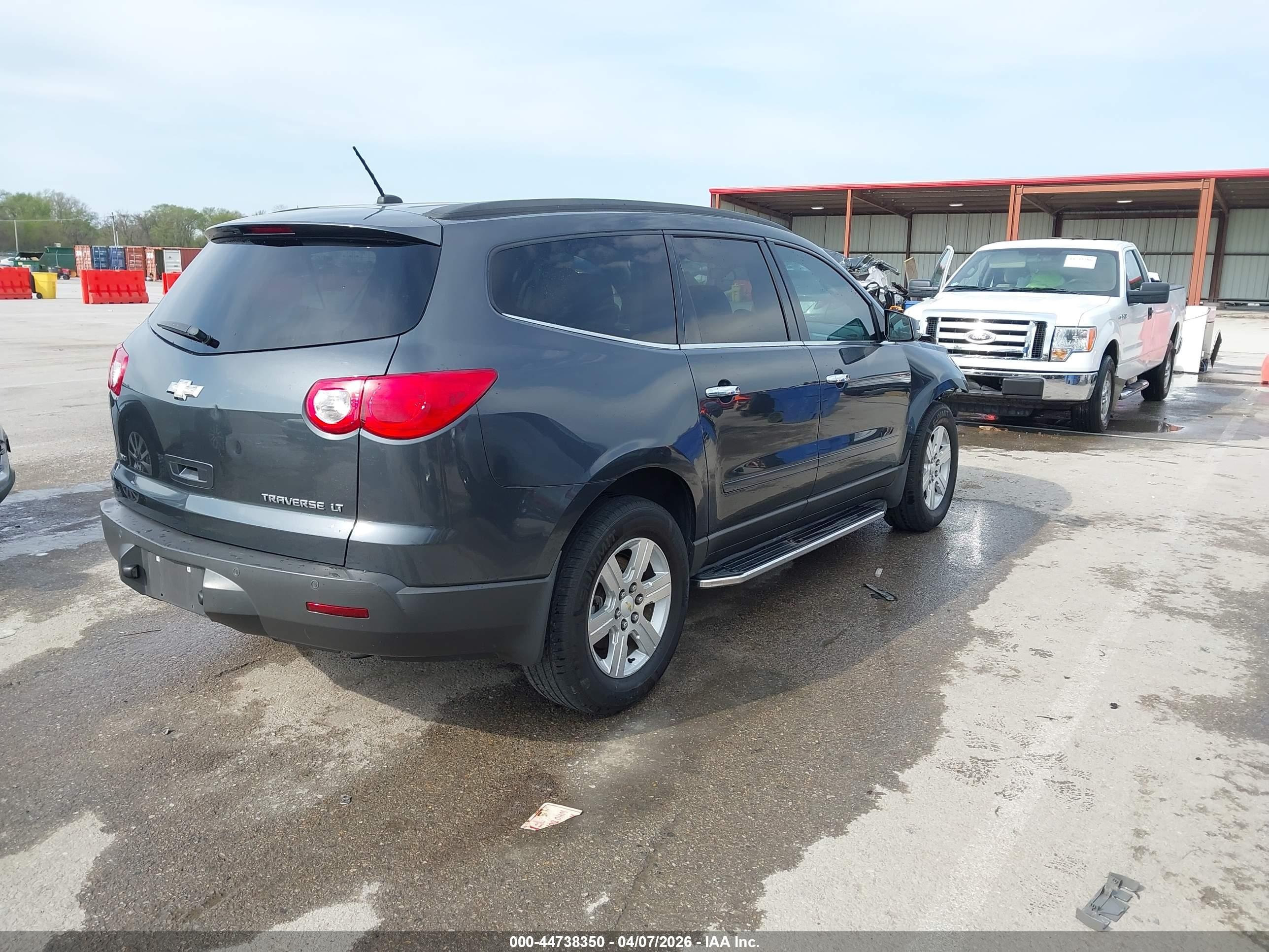 2011 Chevrolet Traverse 1lt Серый vin: 1GNKVGED1BJ200971