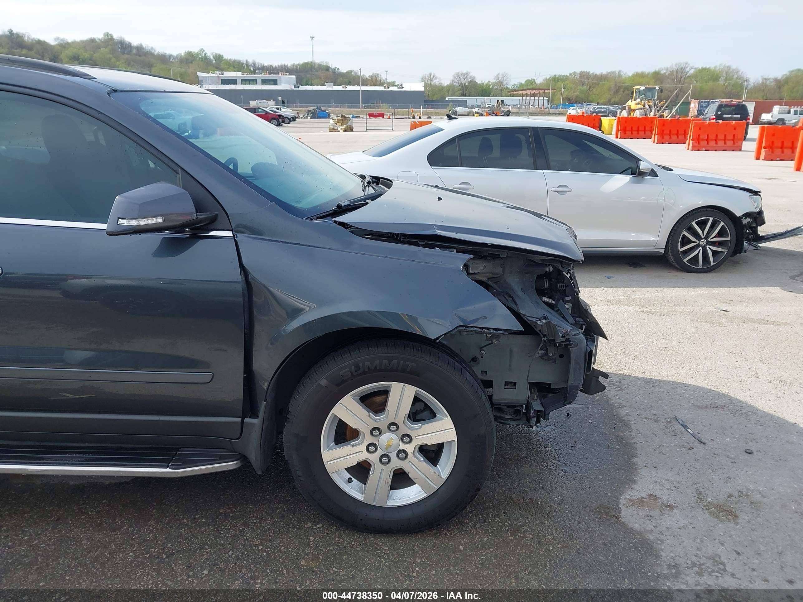 2011 Chevrolet Traverse 1lt Серый vin: 1GNKVGED1BJ200971