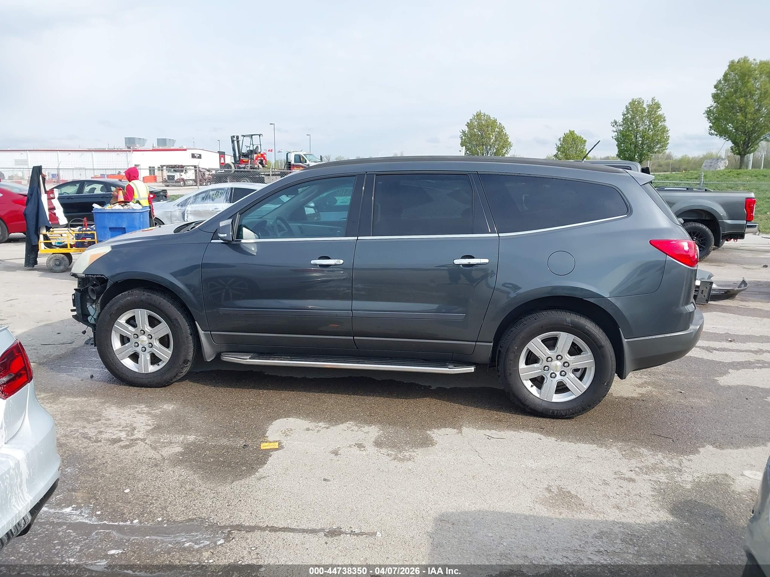 2011 Chevrolet Traverse 1lt Серый vin: 1GNKVGED1BJ200971