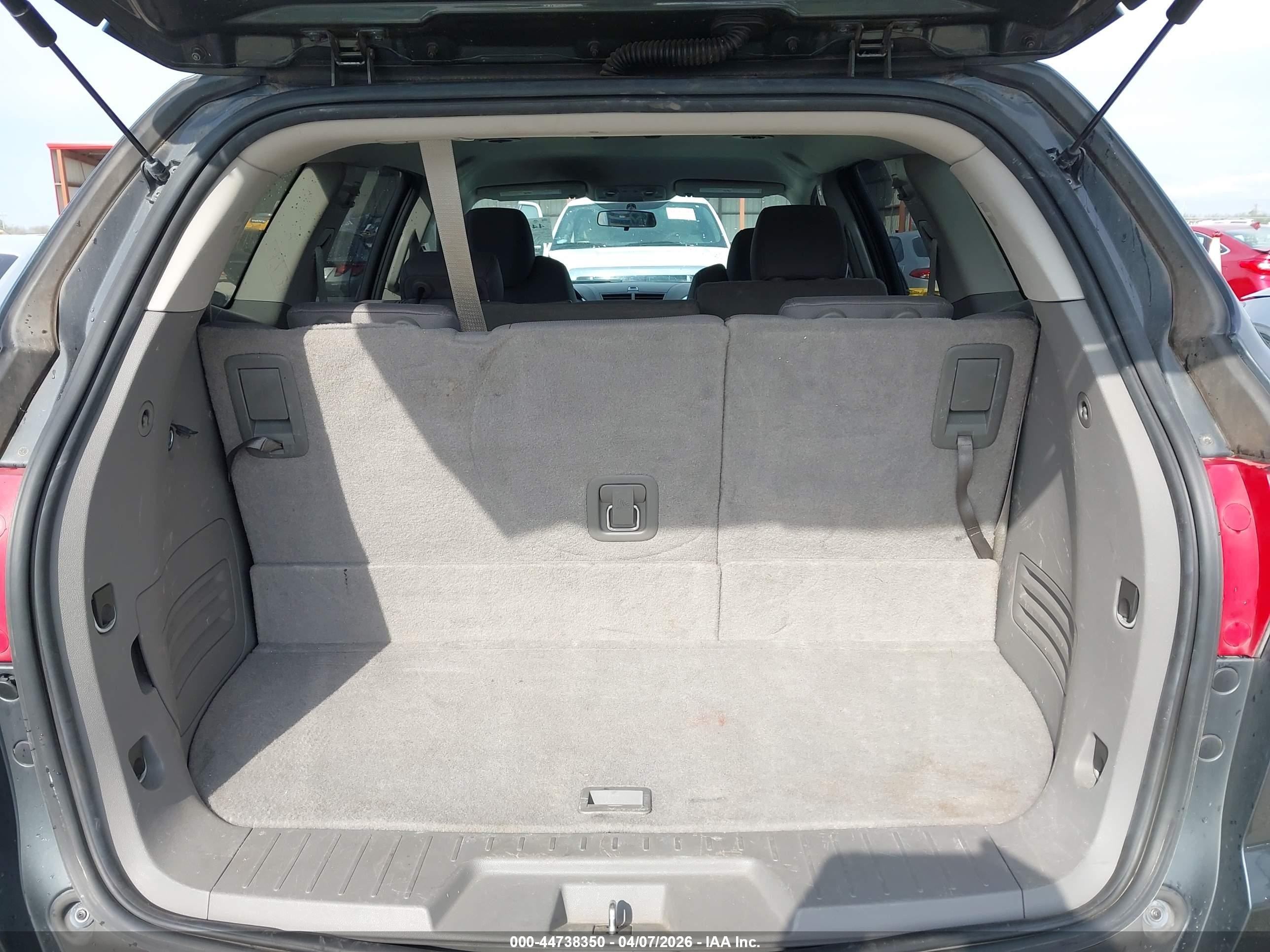 2011 Chevrolet Traverse 1lt Серый vin: 1GNKVGED1BJ200971