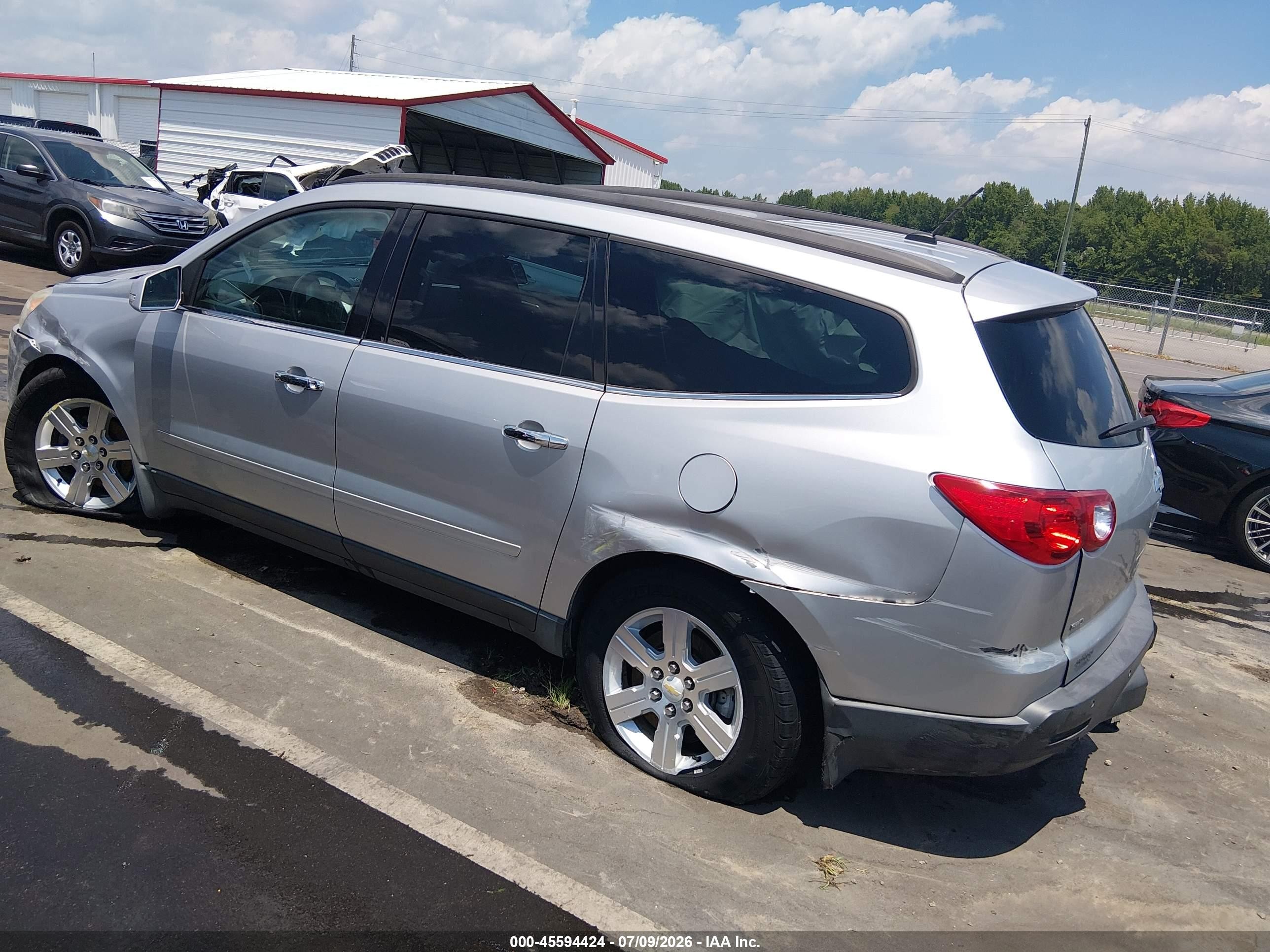 2012 Chevrolet Traverse Lt W/1lt Silver vin: 1GNKVGED2CJ136568