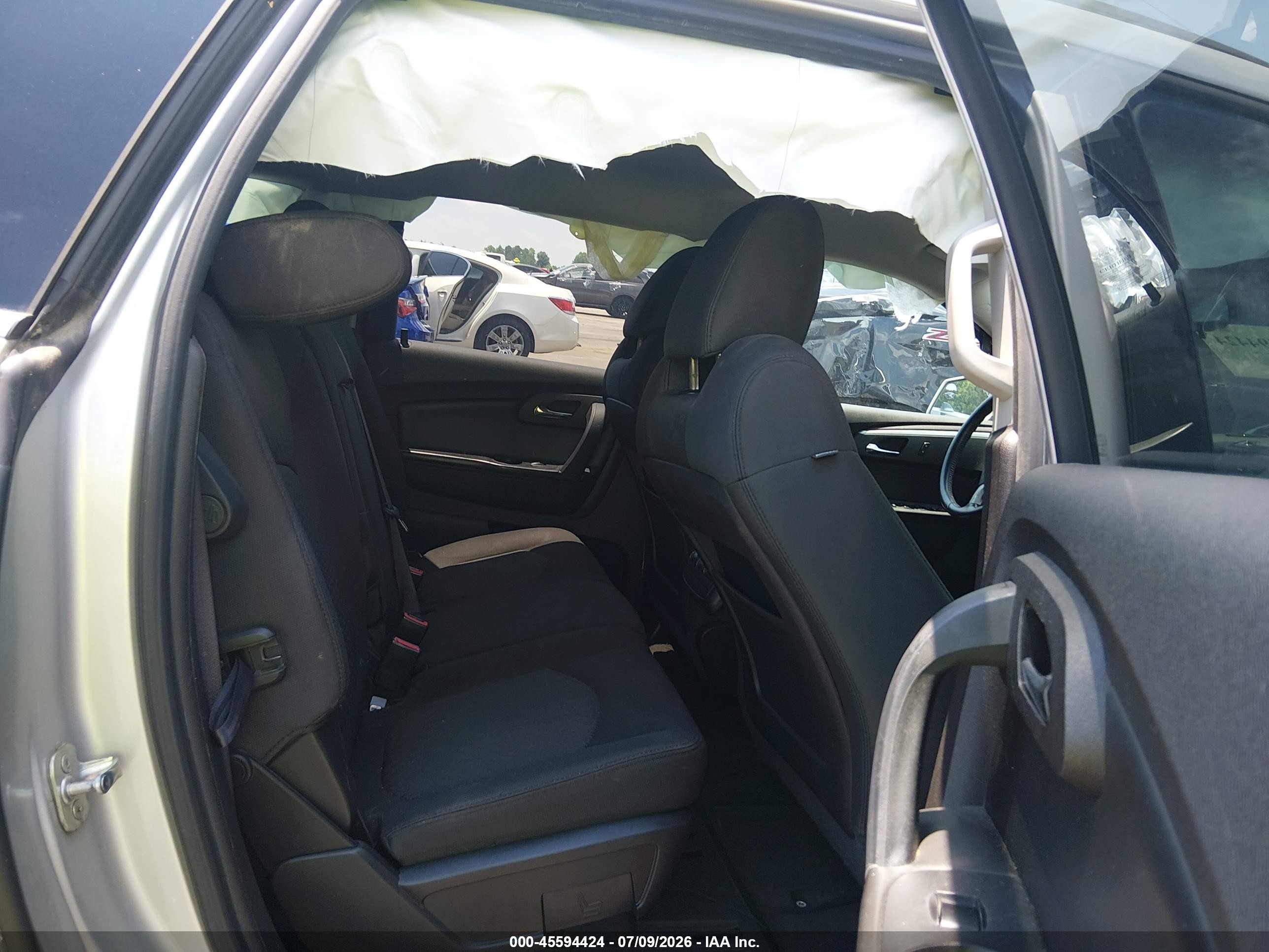 2012 Chevrolet Traverse Lt W/1lt Silver vin: 1GNKVGED2CJ136568