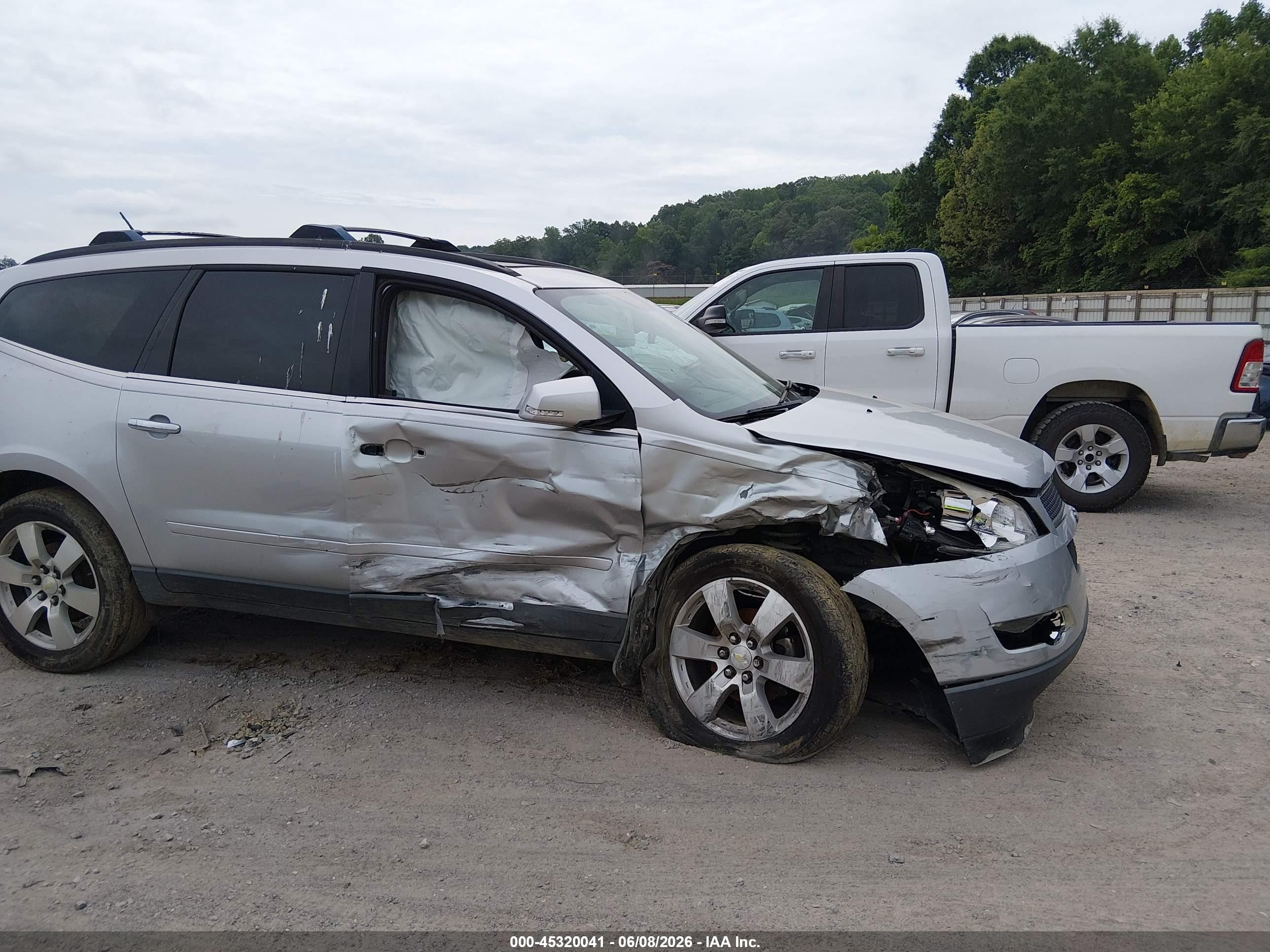 2012 Chevrolet Traverse 1lt Silver vin: 1GNKVGED2CJ137848