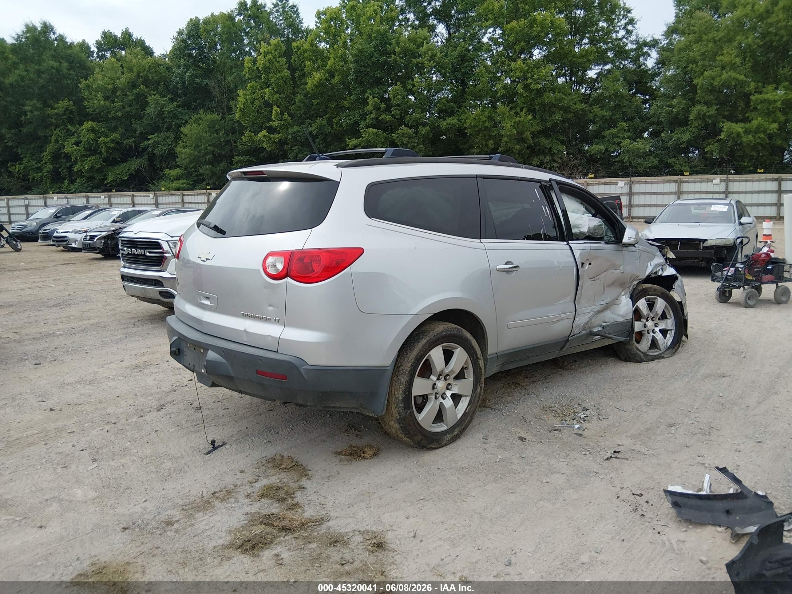 2012 Chevrolet Traverse 1lt Silver vin: 1GNKVGED2CJ137848