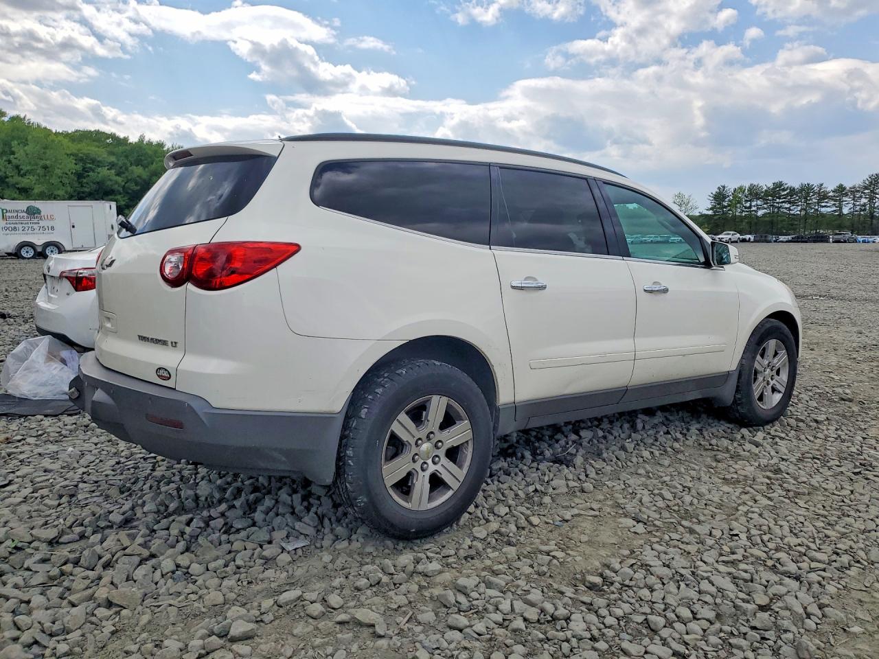 2012 Chevrolet Traverse White vin: 1GNKVGED2CJ268665