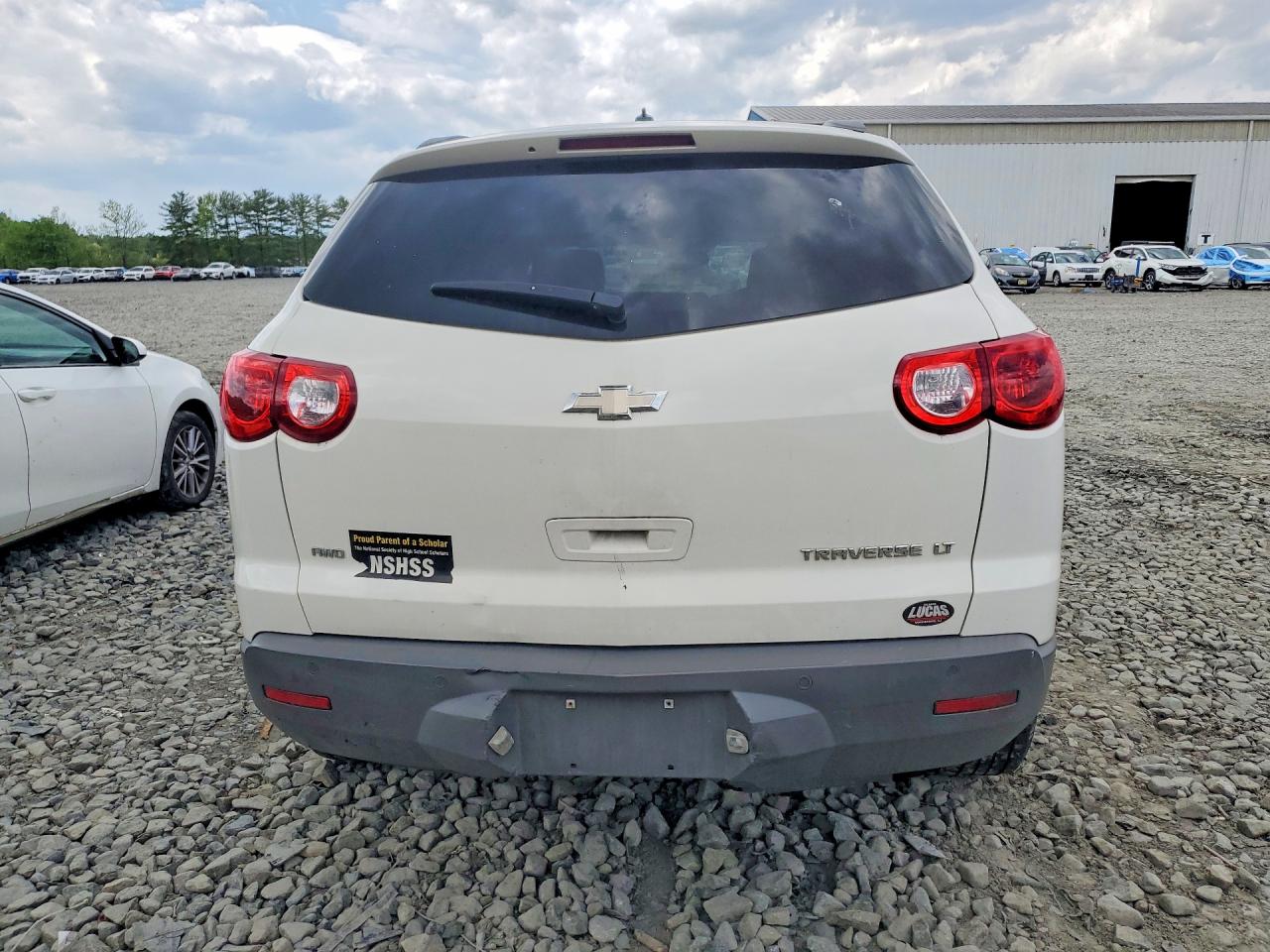 2012 Chevrolet Traverse White vin: 1GNKVGED2CJ268665