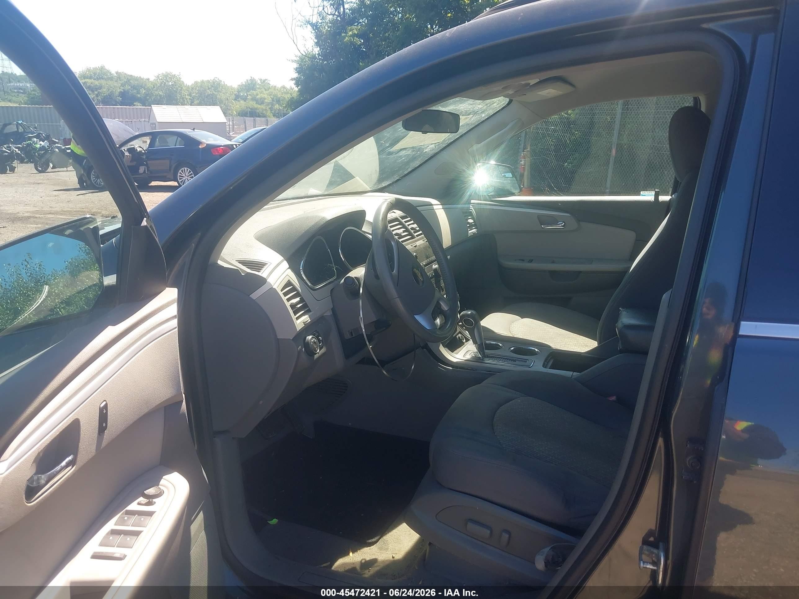 2011 Chevrolet Traverse 1lt Gray vin: 1GNKVGED3BJ132351