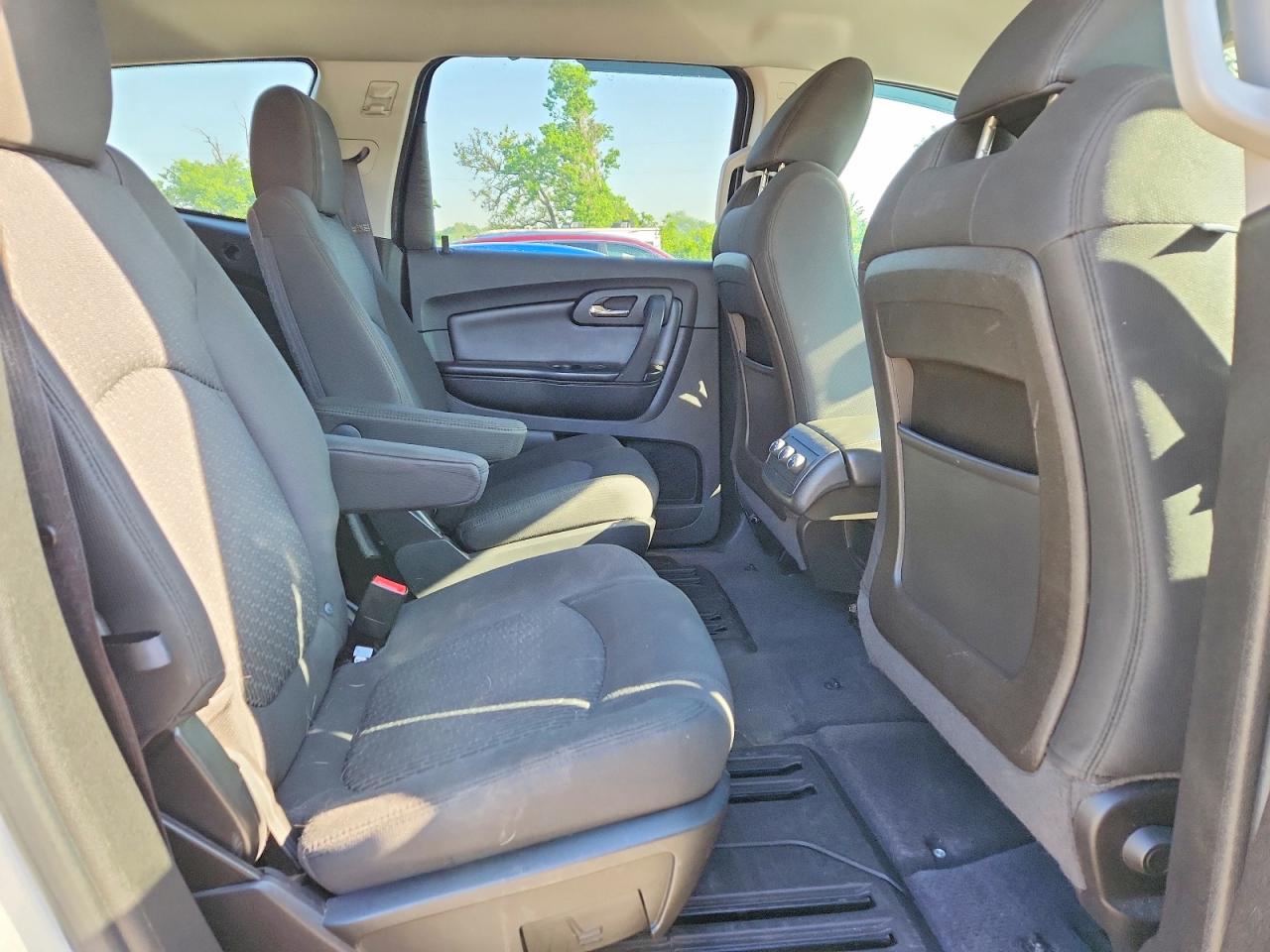 2011 Chevrolet Traverse Lt White vin: 1GNKVGED4BJ124792