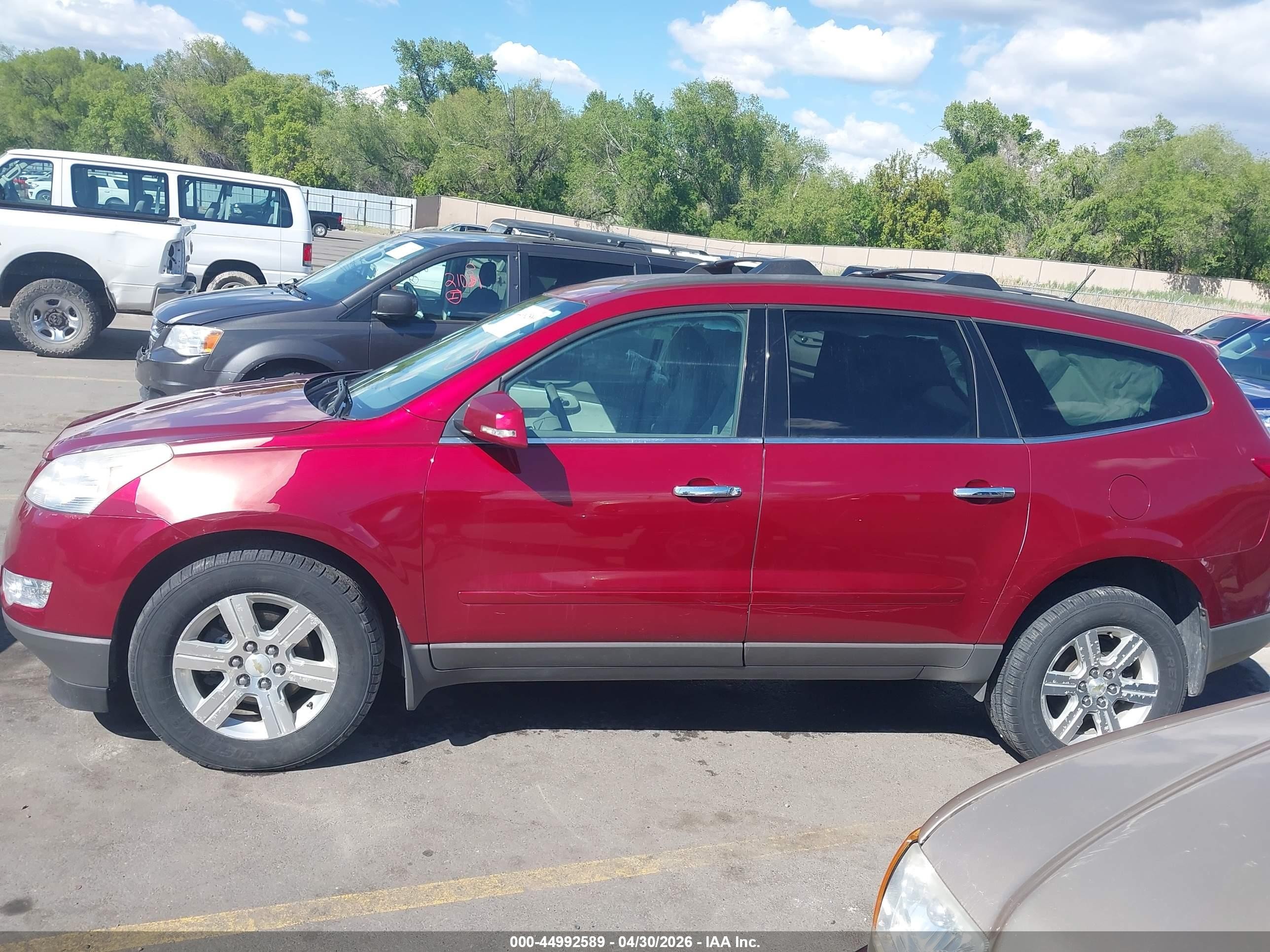 2011 Chevrolet Traverse 1lt Red vin: 1GNKVGED5BJ120220