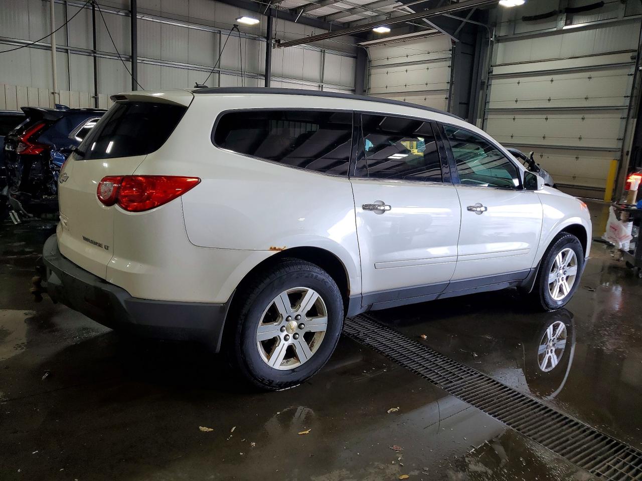 2011 Chevrolet Traverse Lt Cream vin: 1GNKVGED5BJ181650
