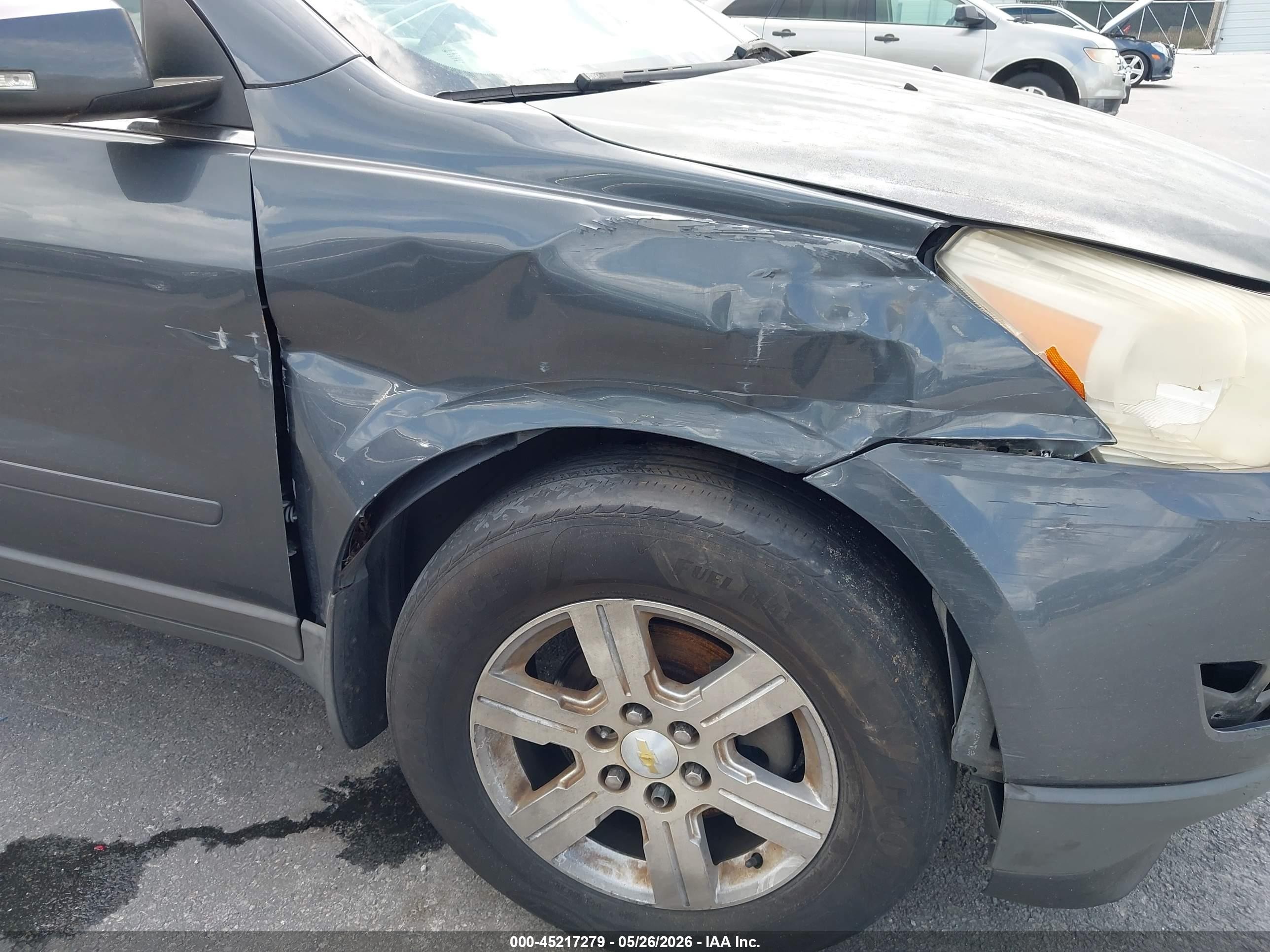 2011 Chevrolet Traverse 1lt Silver vin: 1GNKVGED5BJ293302